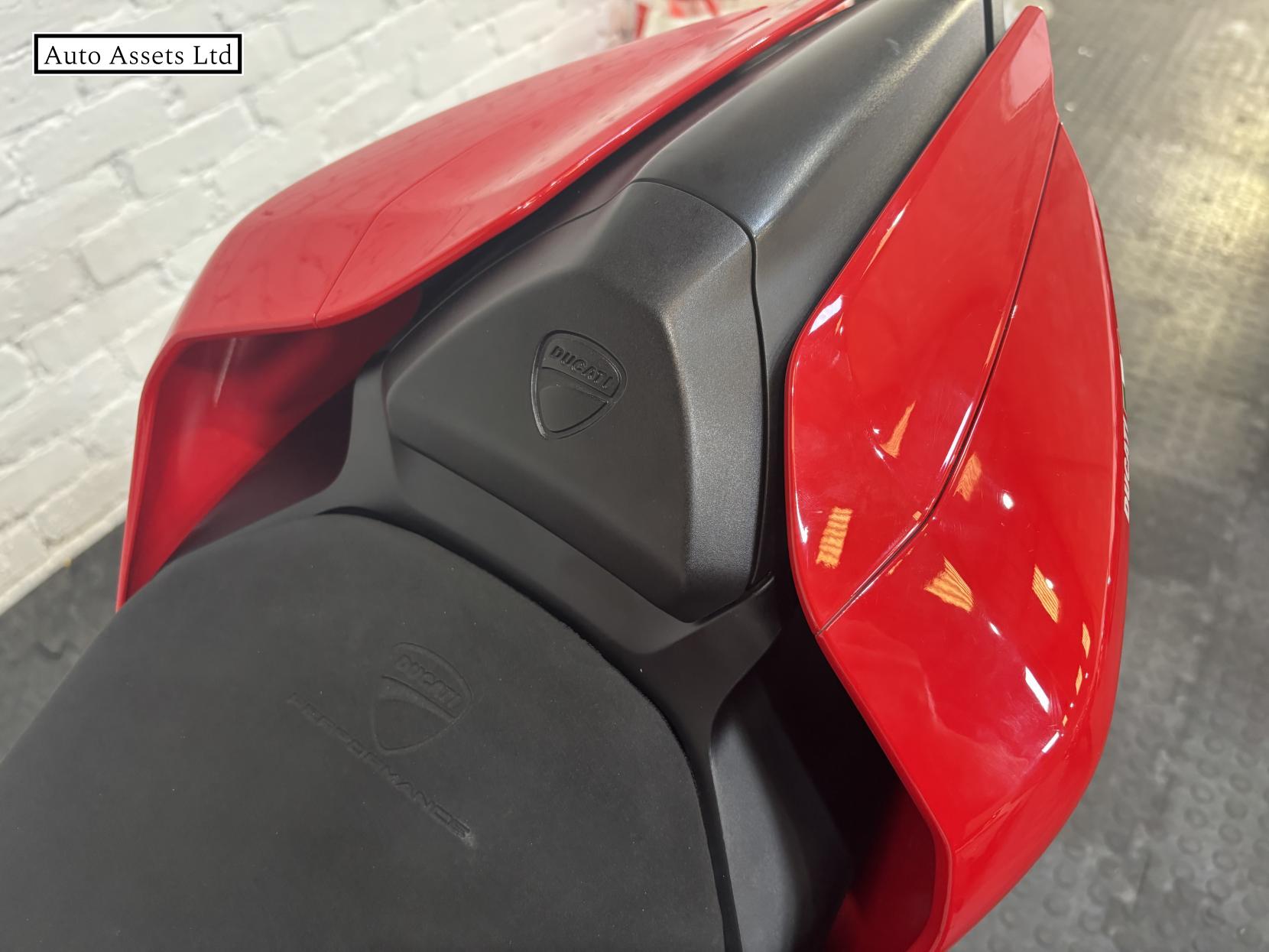 Ducati 1299 Panigale 1299 S Super Sports Petrol Manual Euro 3 (197 ps)