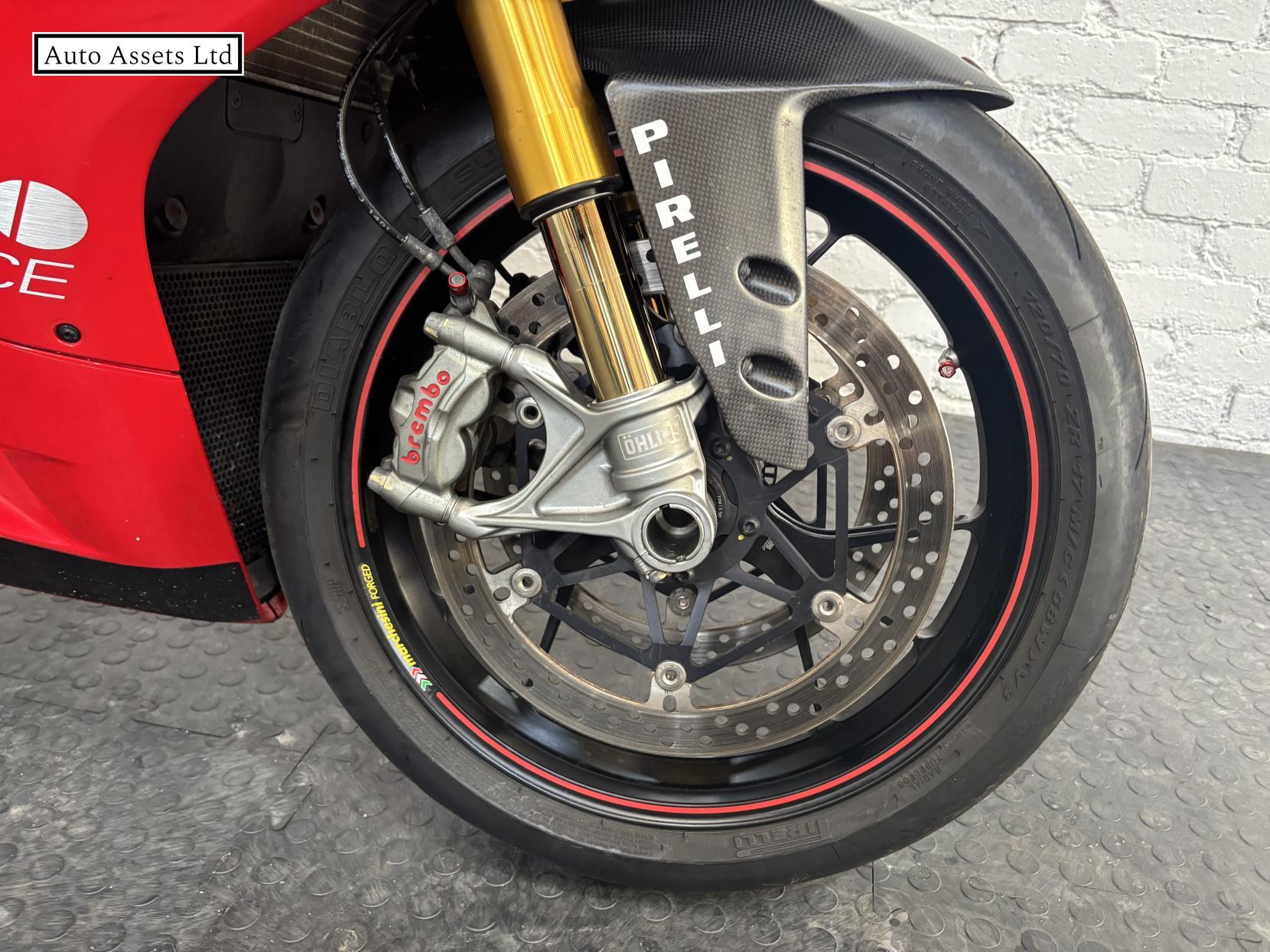 Ducati 1299 Panigale 1299 S Super Sports Petrol Manual Euro 3 (197 ps)