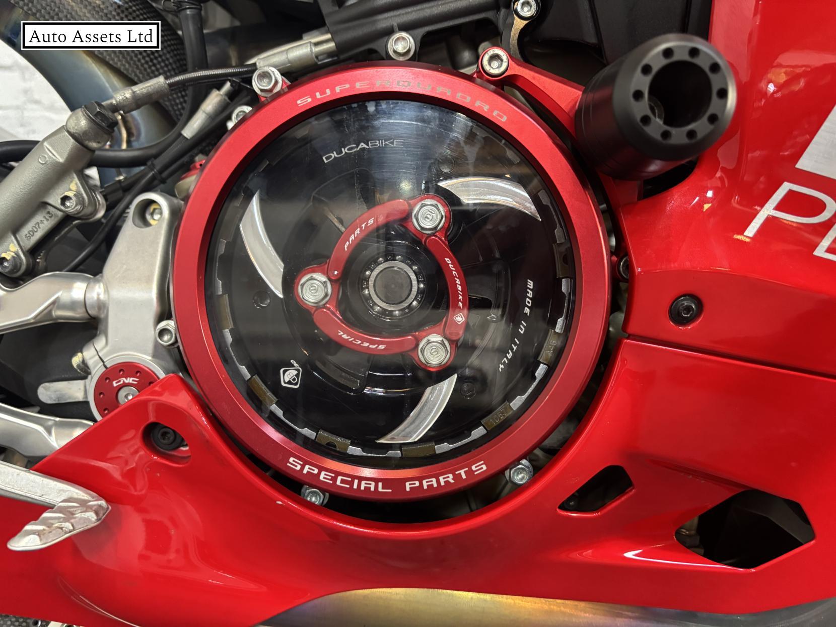 Ducati 1299 Panigale 1299 S Super Sports Petrol Manual Euro 3 (197 ps)