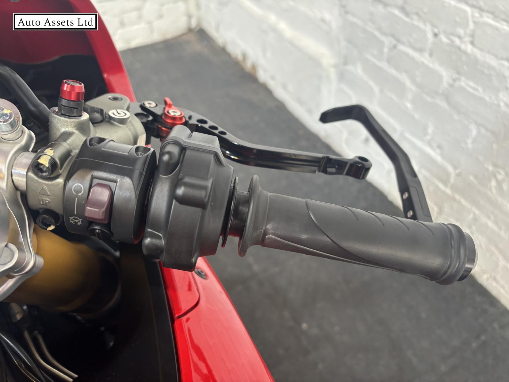 Ducati 1299 Panigale 1299 S Super Sports Petrol Manual Euro 3 (197 ps)
