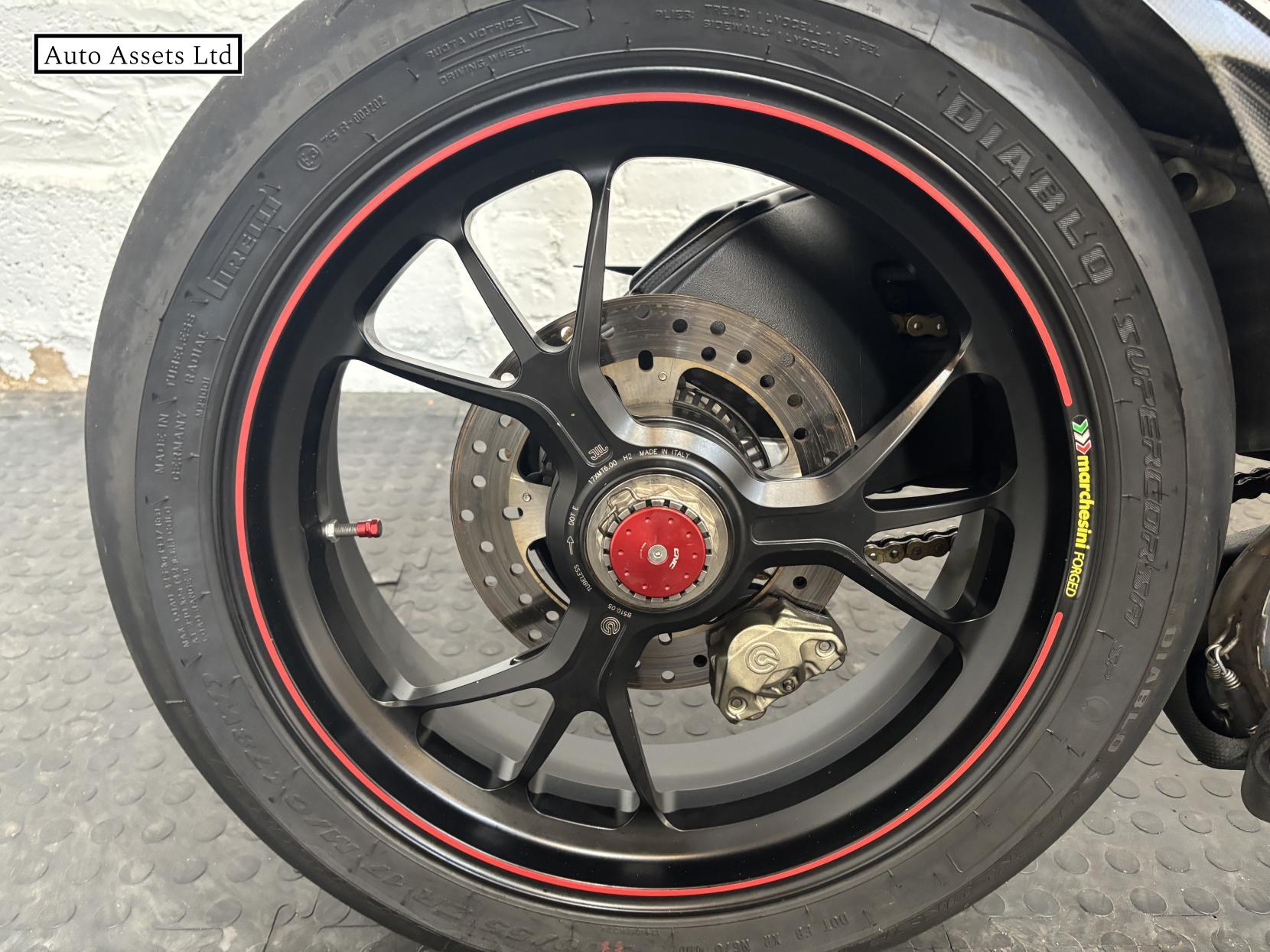 Ducati 1299 Panigale 1299 S Super Sports Petrol Manual Euro 3 (197 ps)