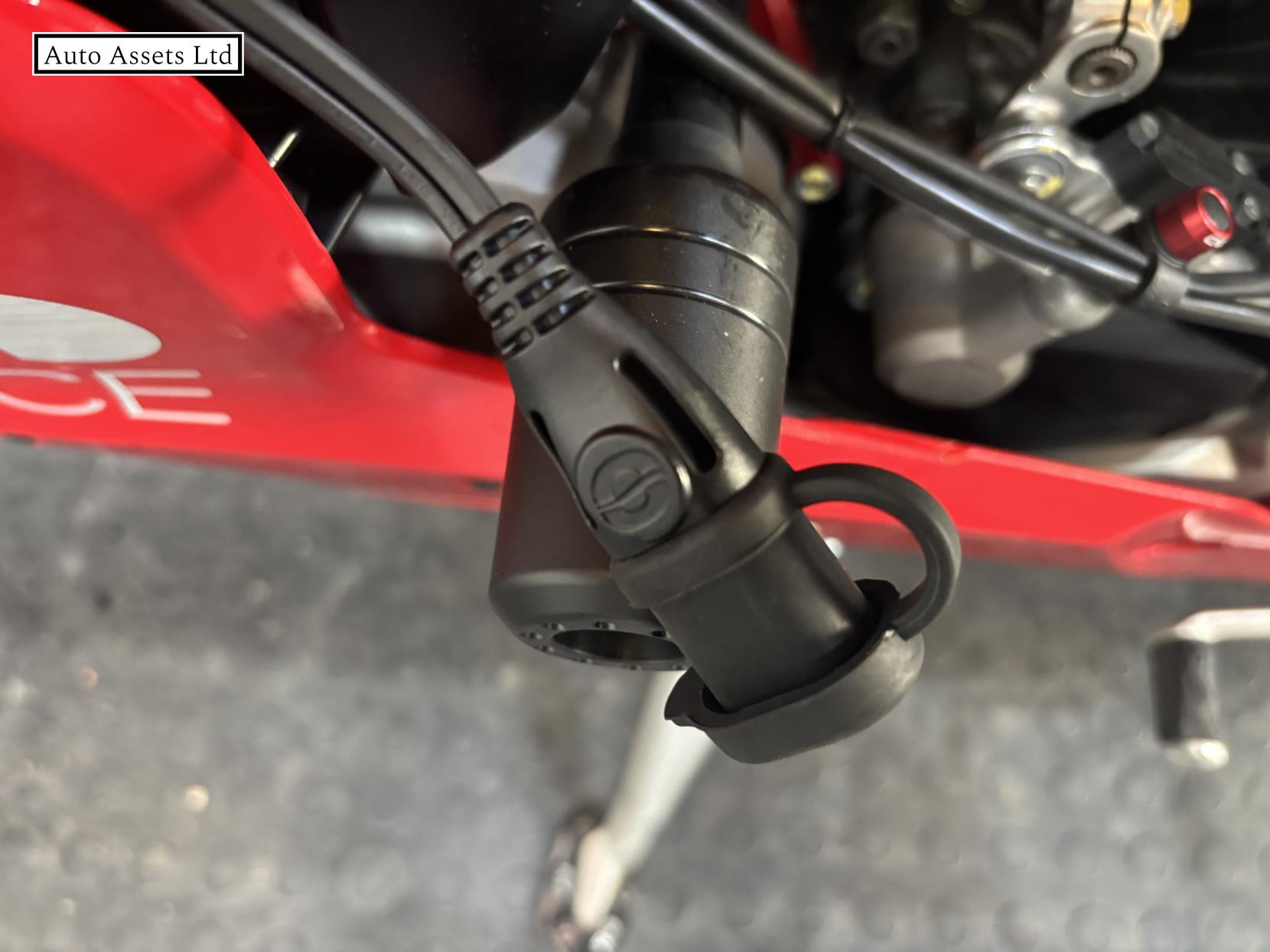 Ducati 1299 Panigale 1299 S Super Sports Petrol Manual Euro 3 (197 ps)