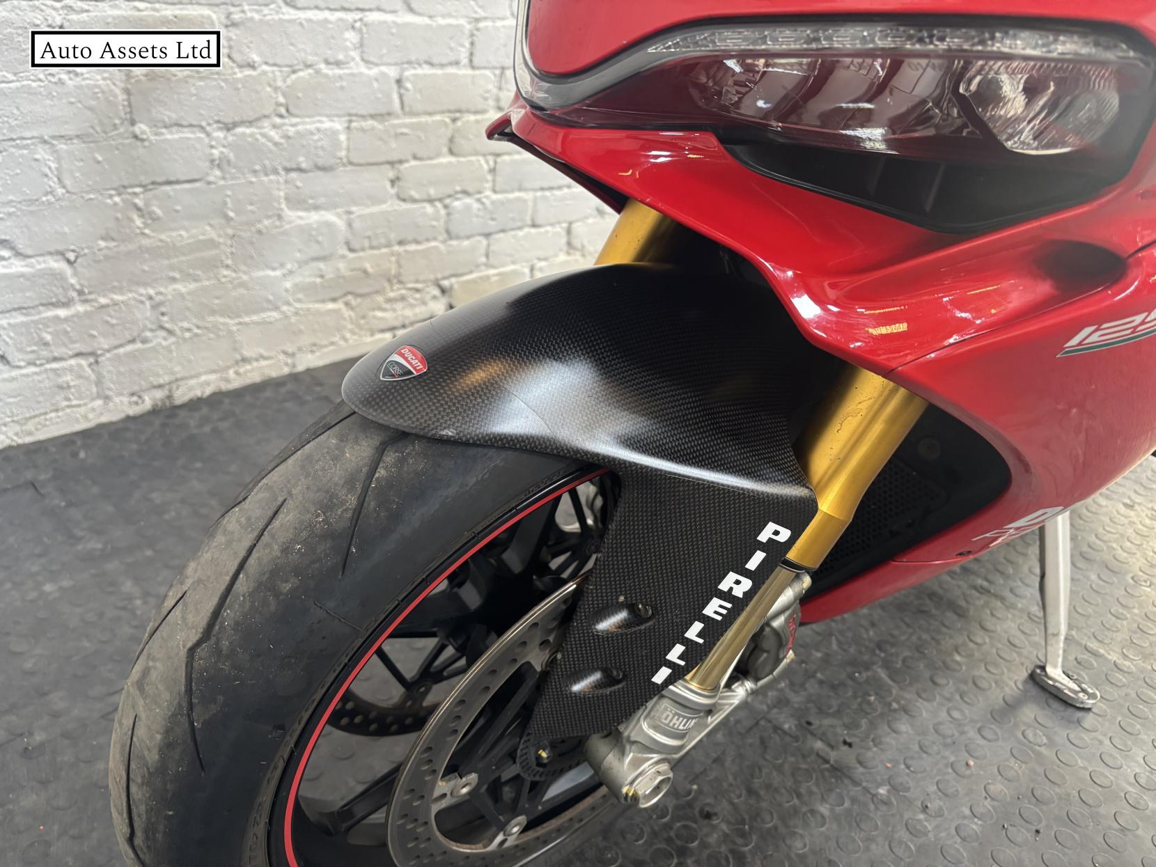 Ducati 1299 Panigale 1299 S Super Sports Petrol Manual Euro 3 (197 ps)