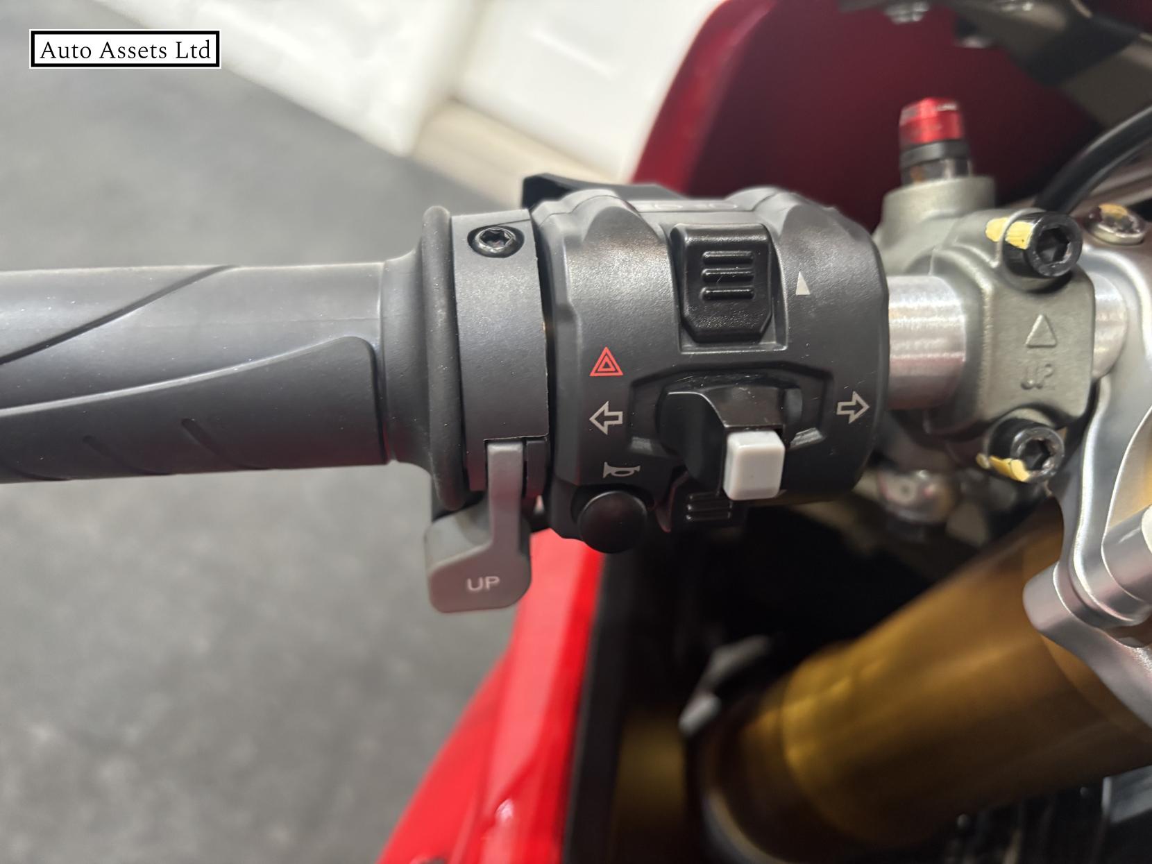 Ducati 1299 Panigale 1299 S Super Sports Petrol Manual Euro 3 (197 ps)