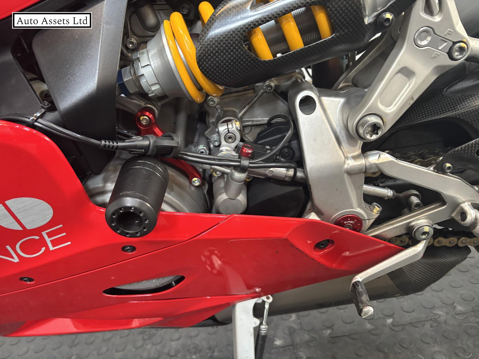 Ducati 1299 Panigale 1299 S Super Sports Petrol Manual Euro 3 (197 ps)