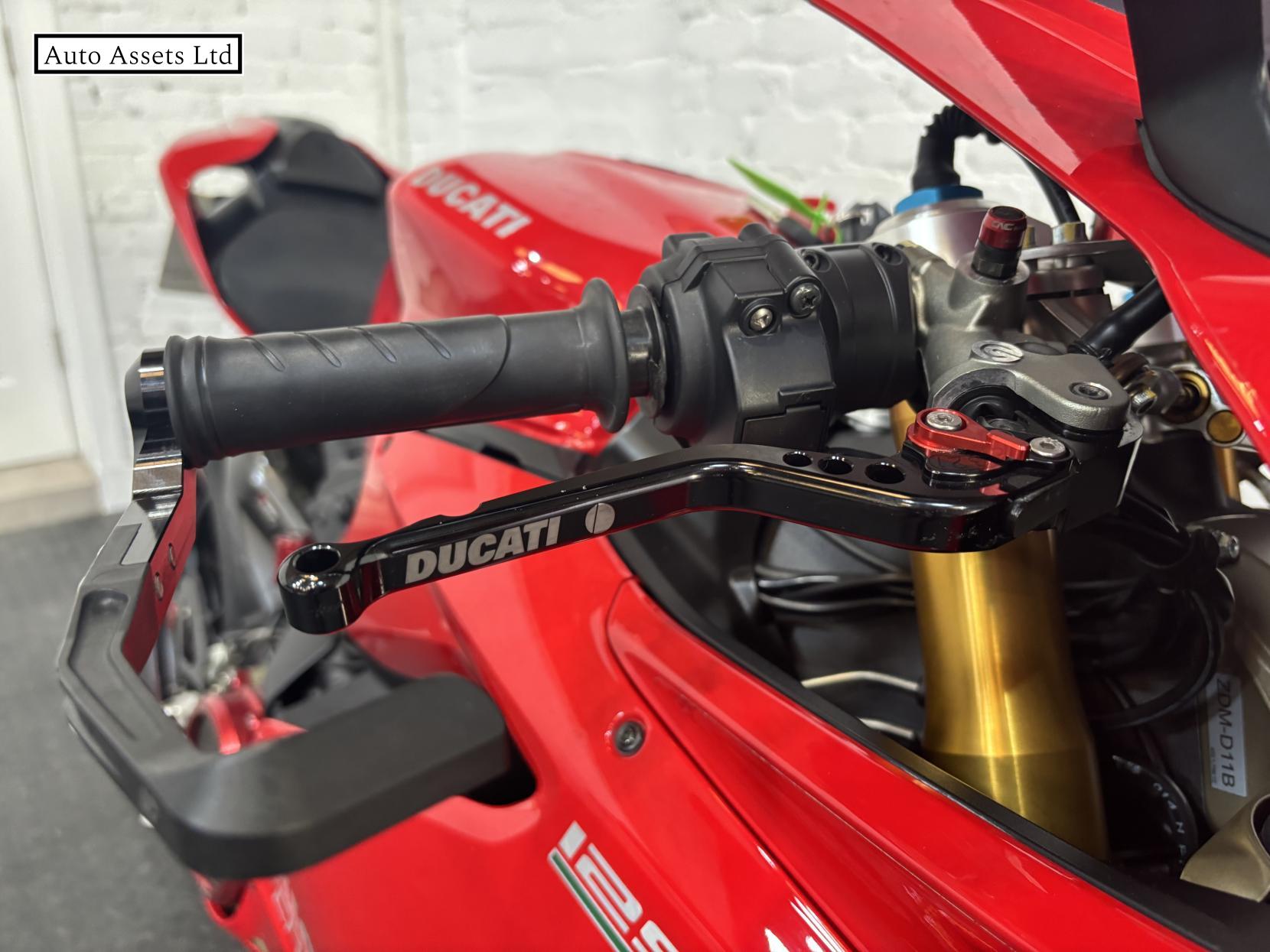 Ducati 1299 Panigale 1299 S Super Sports Petrol Manual Euro 3 (197 ps)
