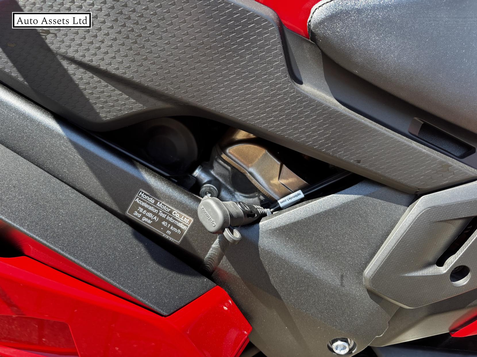 Honda VFR800 800 F Sports Tourer Petrol Manual Euro 4 (107 ps)