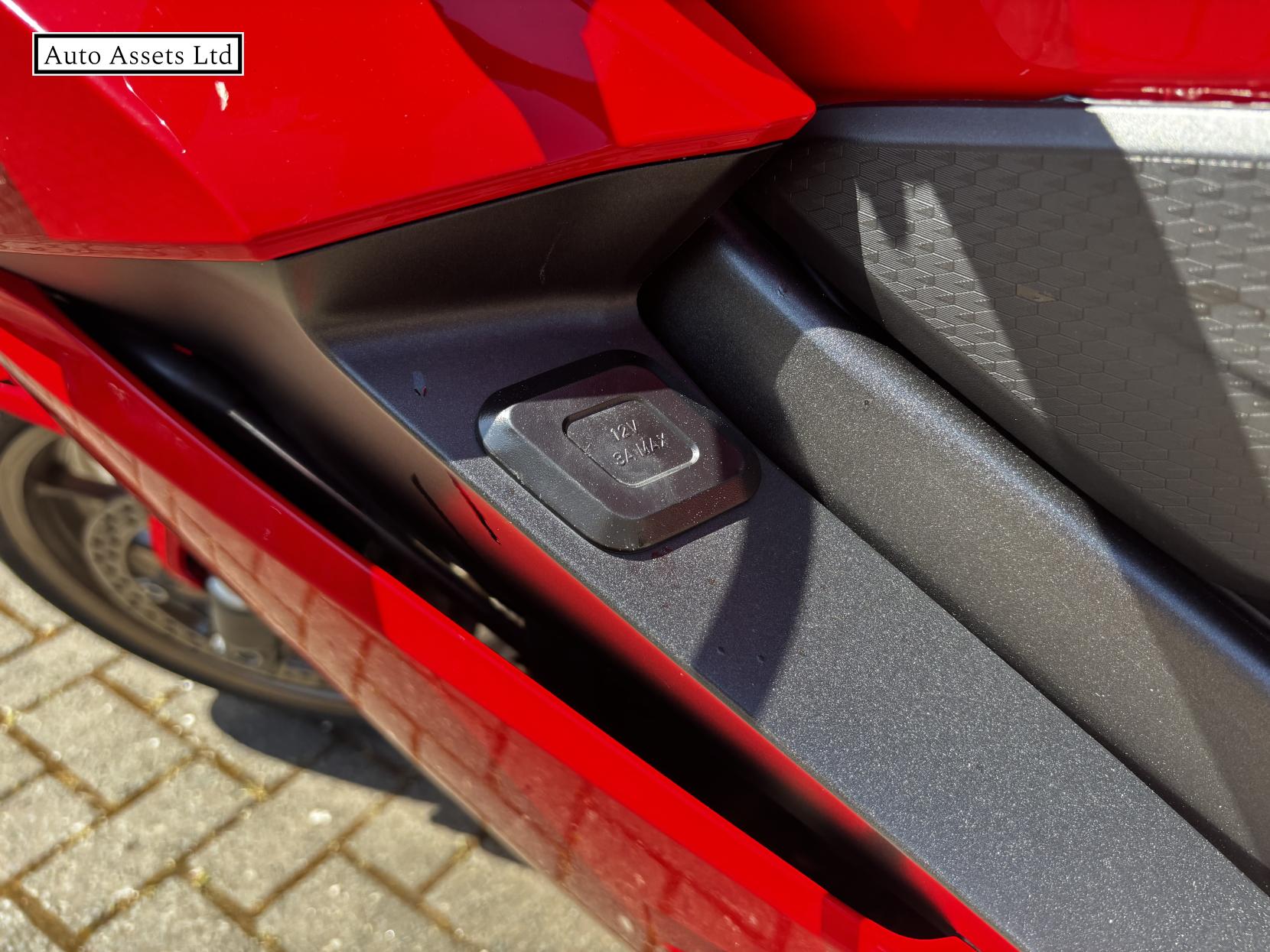 Honda VFR800 800 F Sports Tourer Petrol Manual Euro 4 (107 ps)