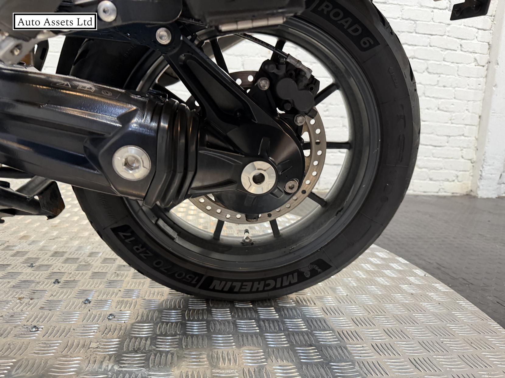 Triumph Explorer 1215 Adventure Petrol Manual (137 ps)