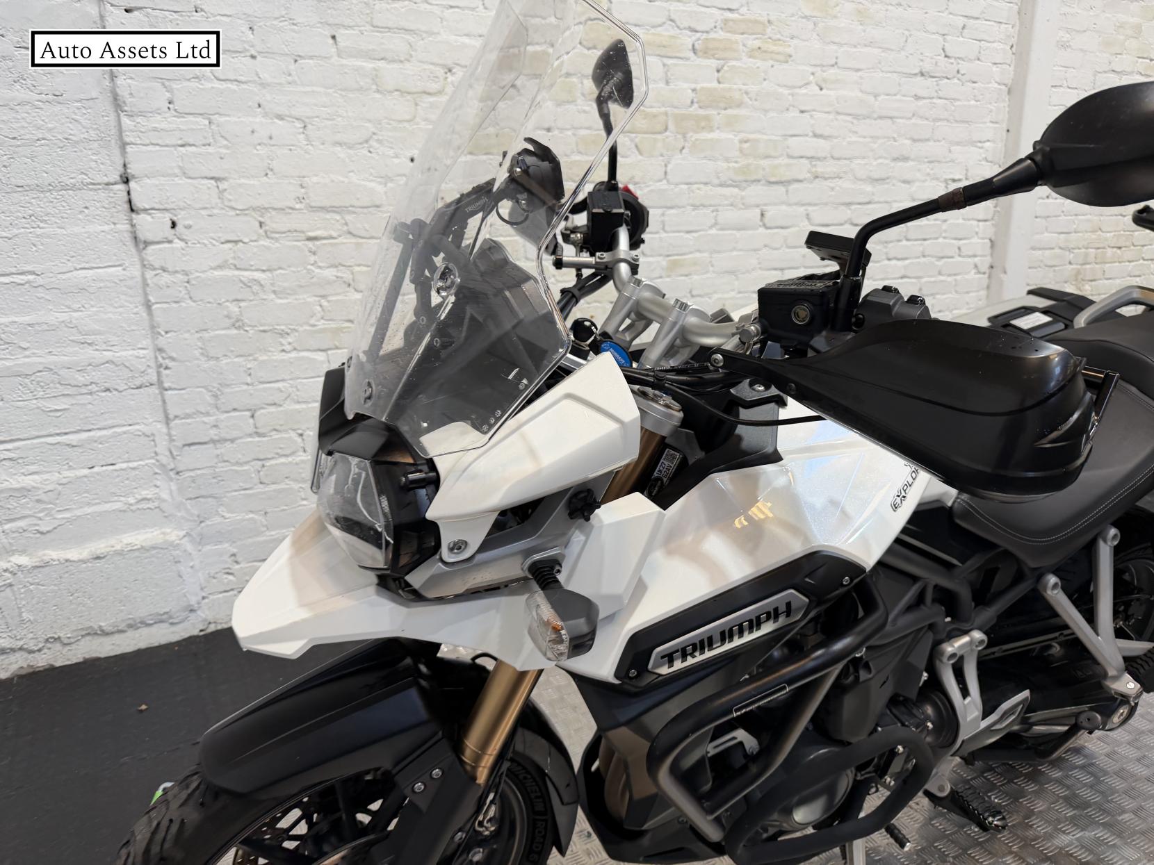 Triumph Explorer 1215 Adventure Petrol Manual (137 ps)