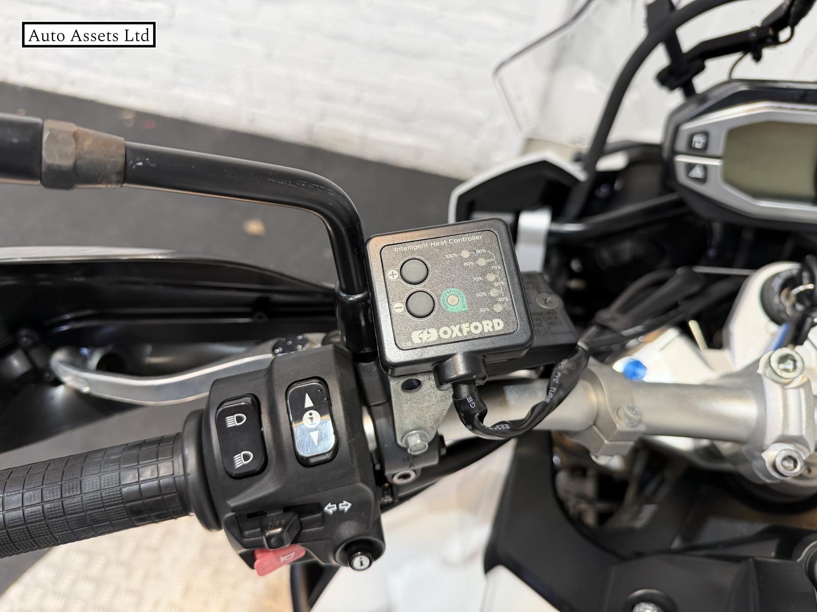 Triumph Explorer 1215 Adventure Petrol Manual (137 ps)