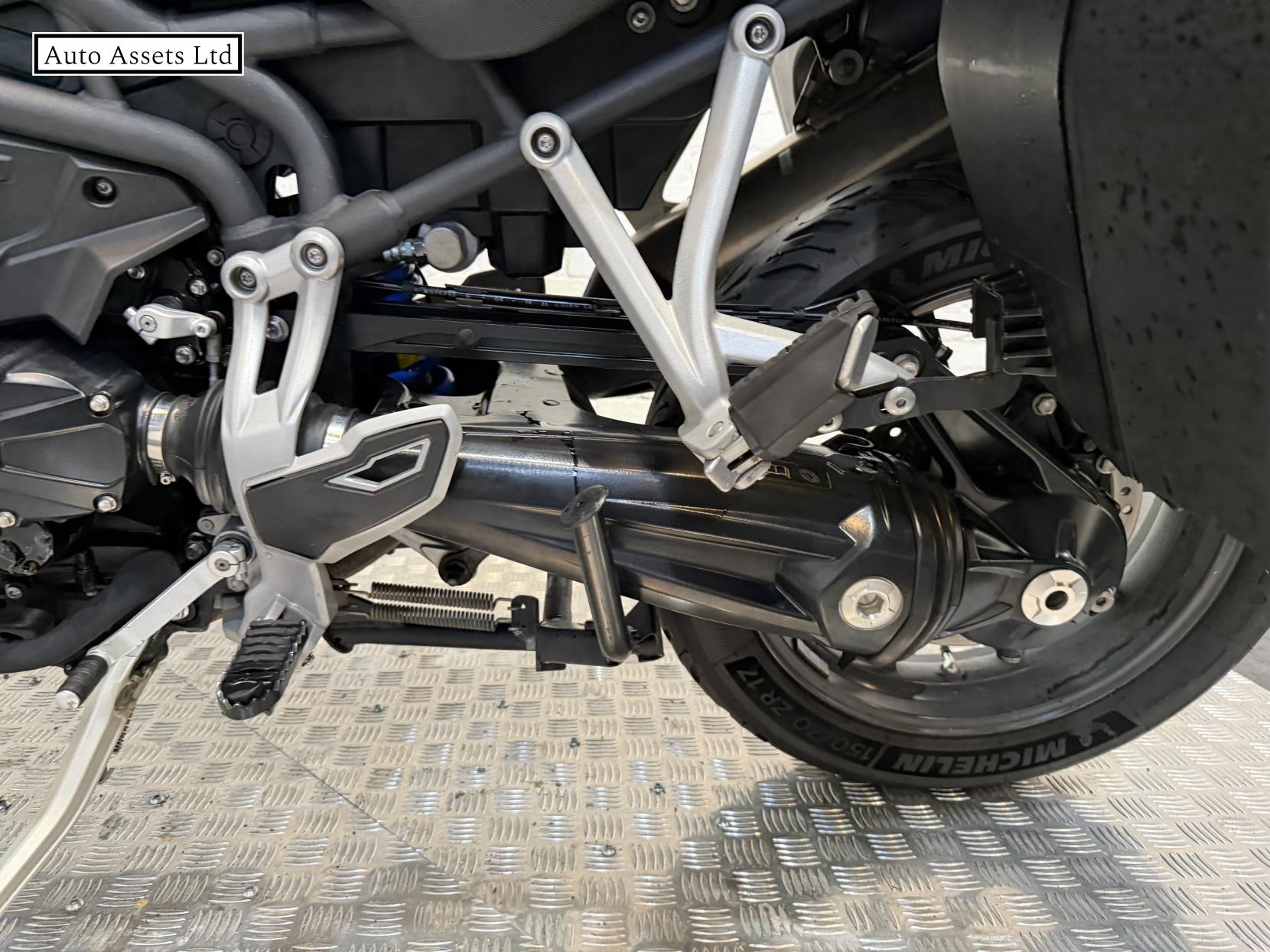 Triumph Explorer 1215 Adventure Petrol Manual (137 ps)