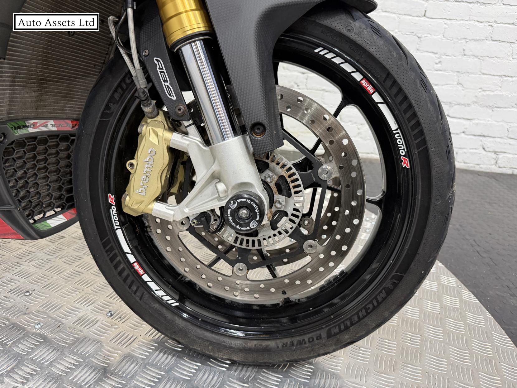 Aprilia Tuono 1000 V4 1000 ABS Sports Tourer Petrol Manual (170 ps)