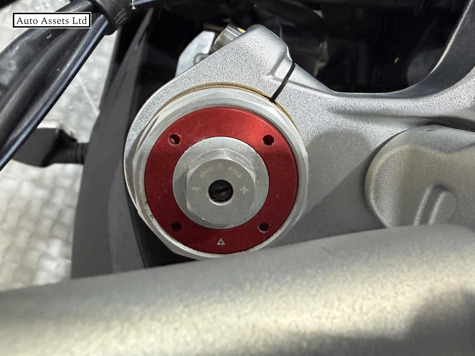 Aprilia Tuono 1000 V4 1000 ABS Sports Tourer Petrol Manual (170 ps)