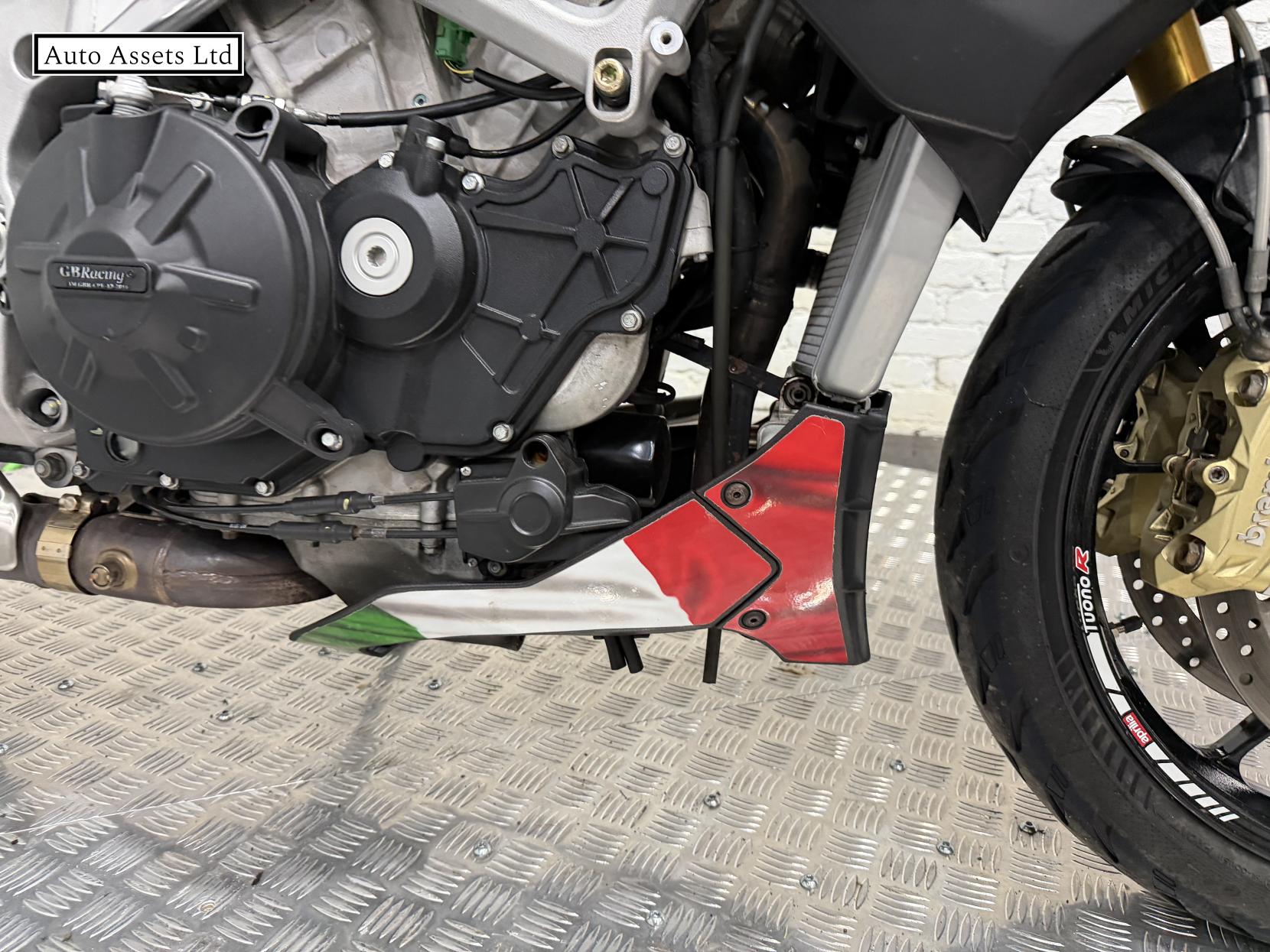 Aprilia Tuono 1000 V4 1000 ABS Sports Tourer Petrol Manual (170 ps)