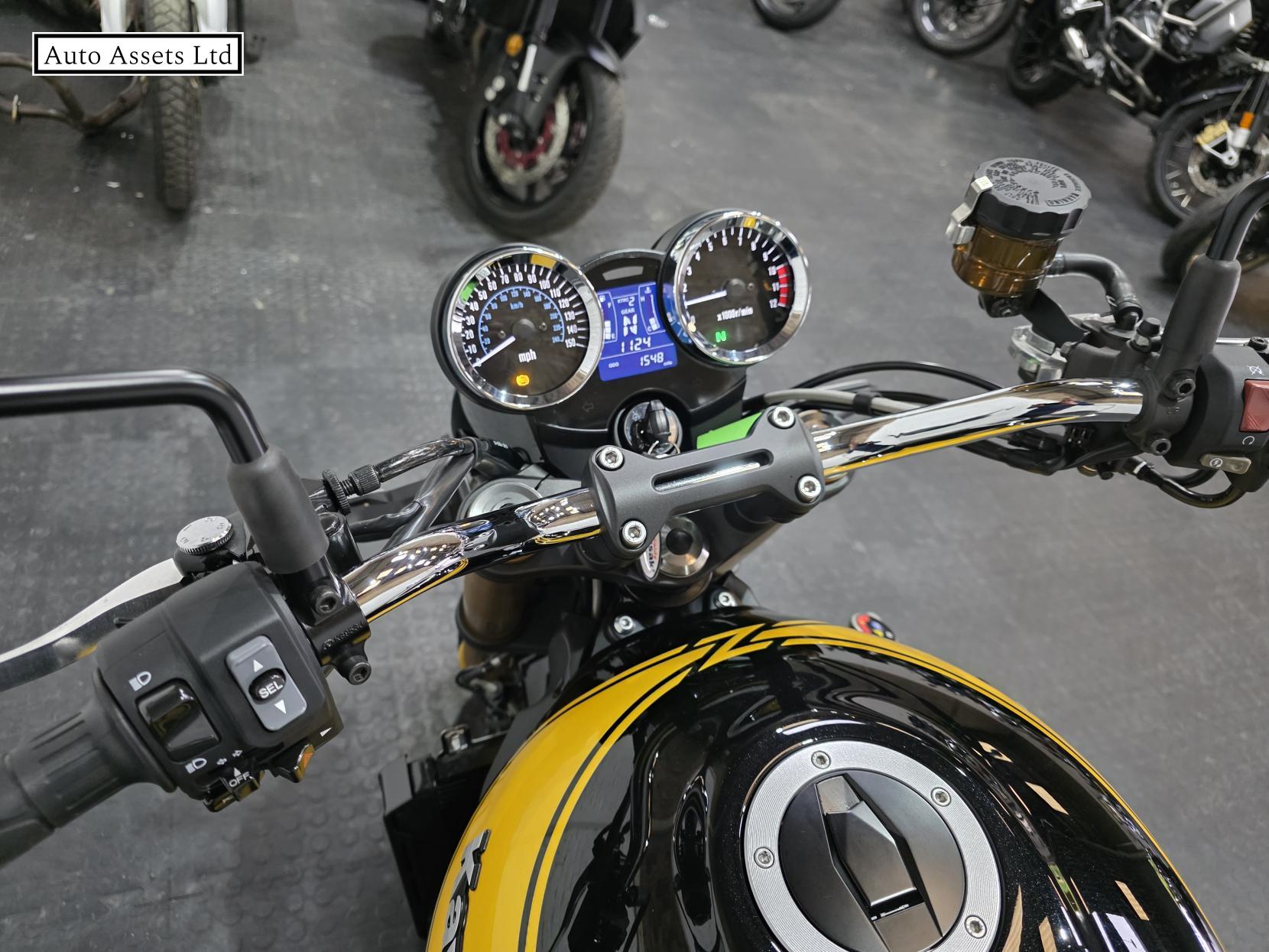 Kawasaki Z900 RS SE 900 Modern Classic Petrol Manual Euro 5 (111 ps)
