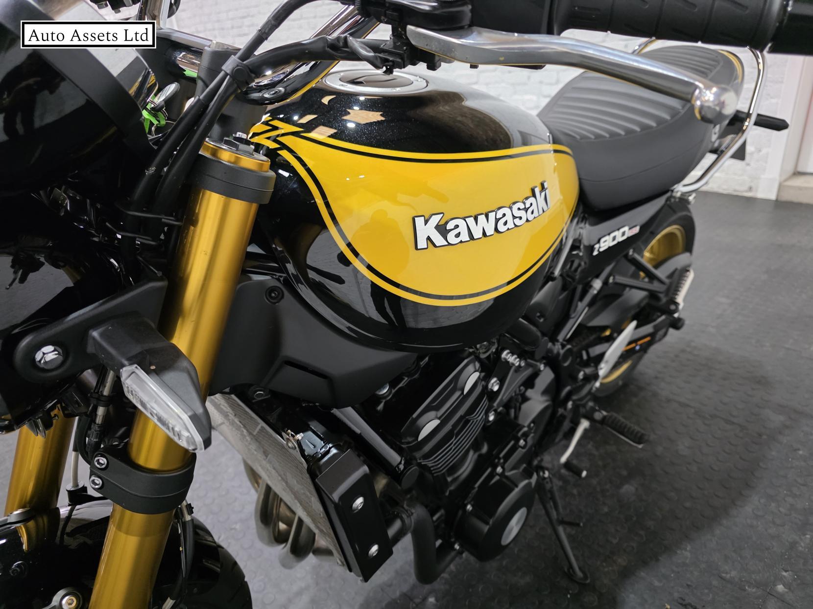 Kawasaki Z900 RS SE 900 Modern Classic Petrol Manual Euro 5 (111 ps)