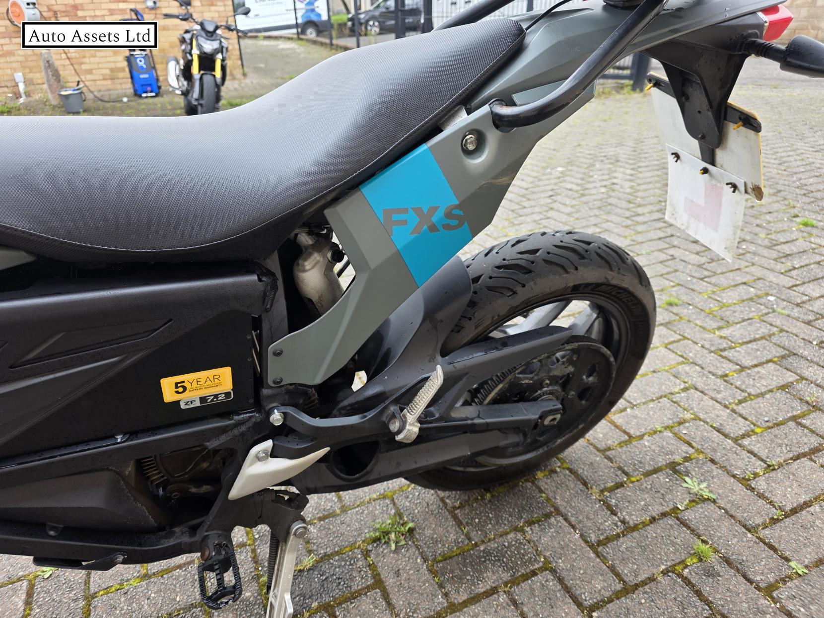 Zero FXS ZF7.2 Super Moto Electric Automatic (44 ps)