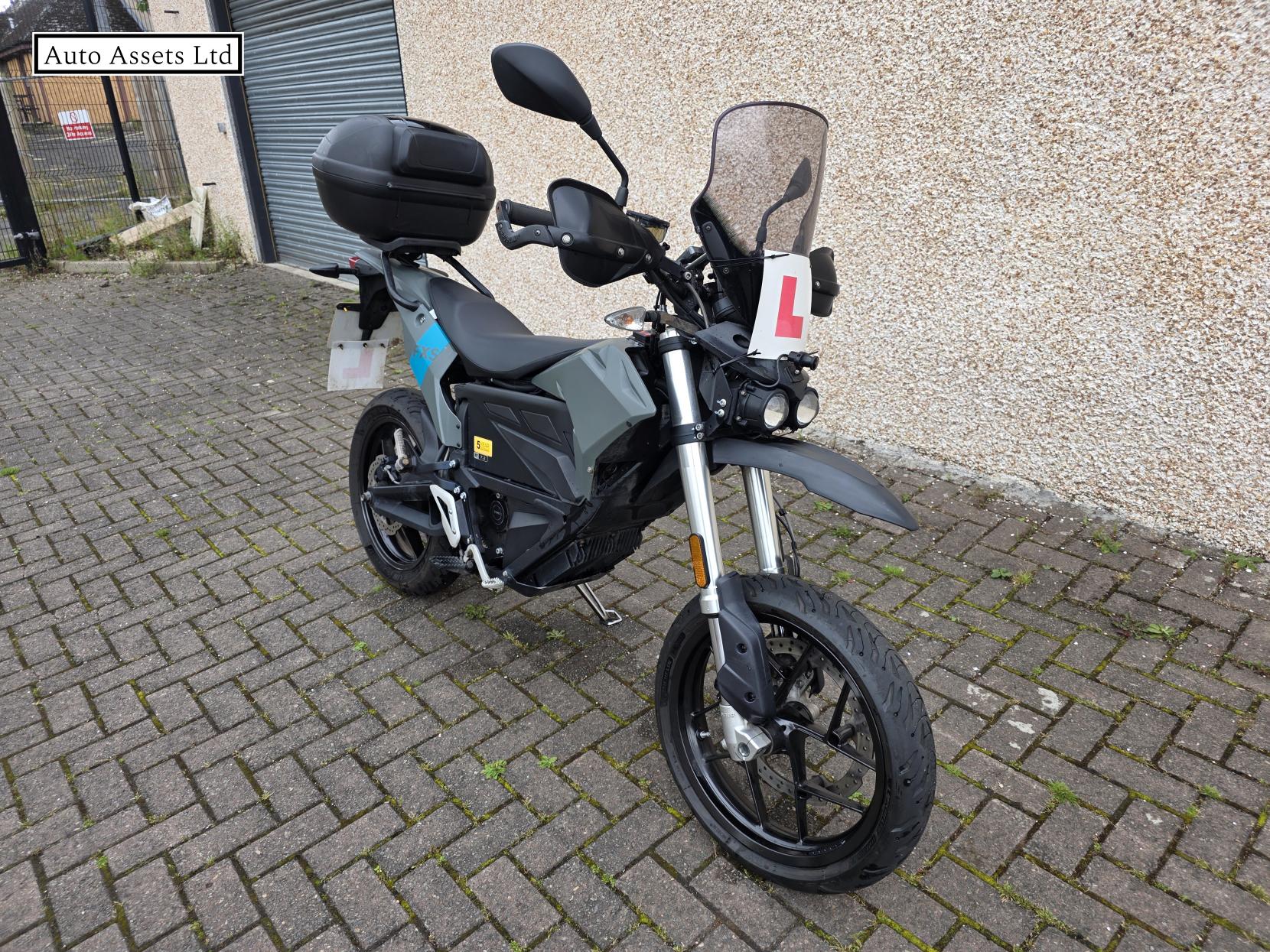 Zero FXS ZF7.2 Super Moto Electric Automatic (44 ps)