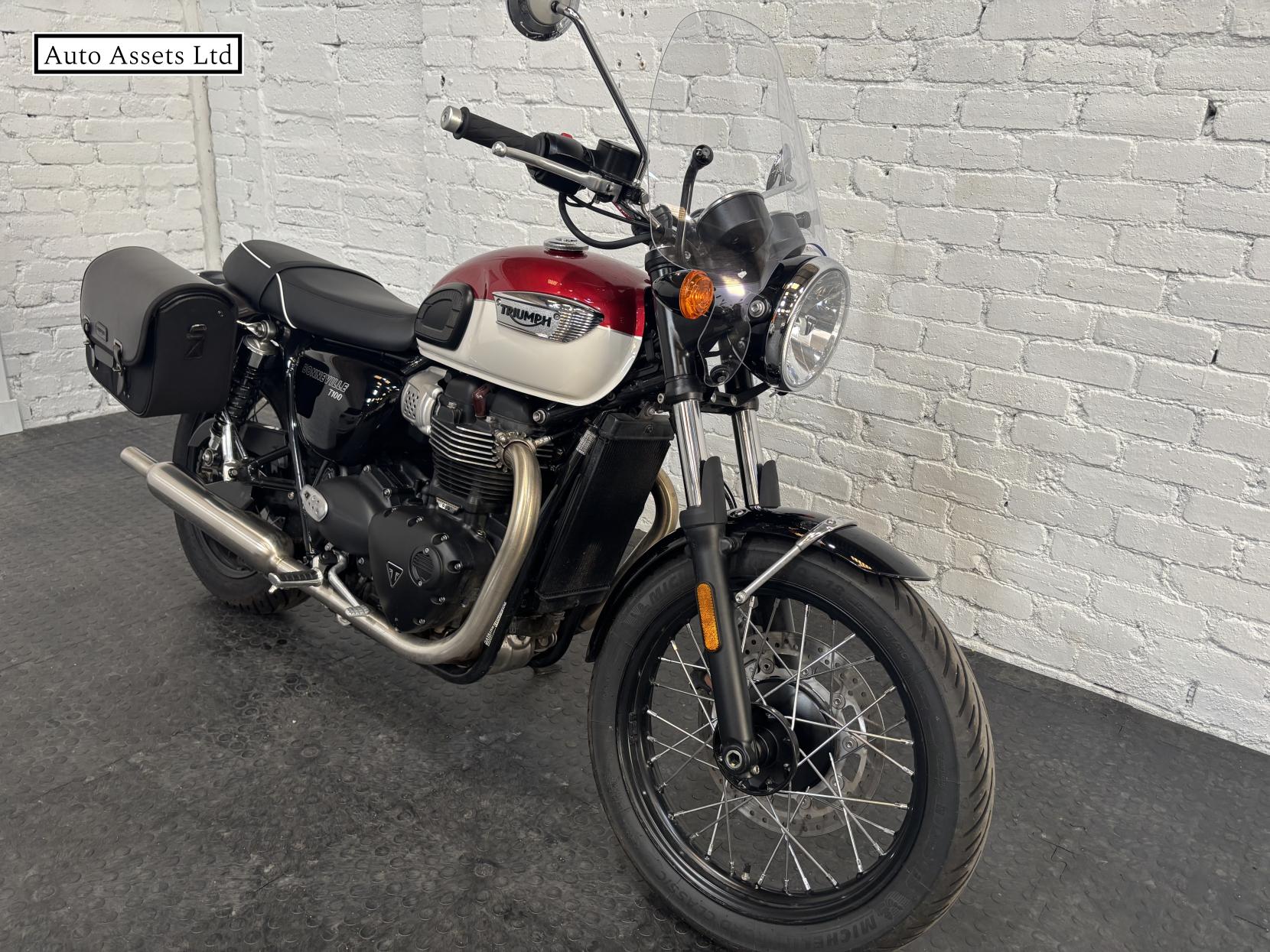 Triumph Bonneville T100 900 Roadster/Retro Petrol Manual Euro 5 (65 ps)