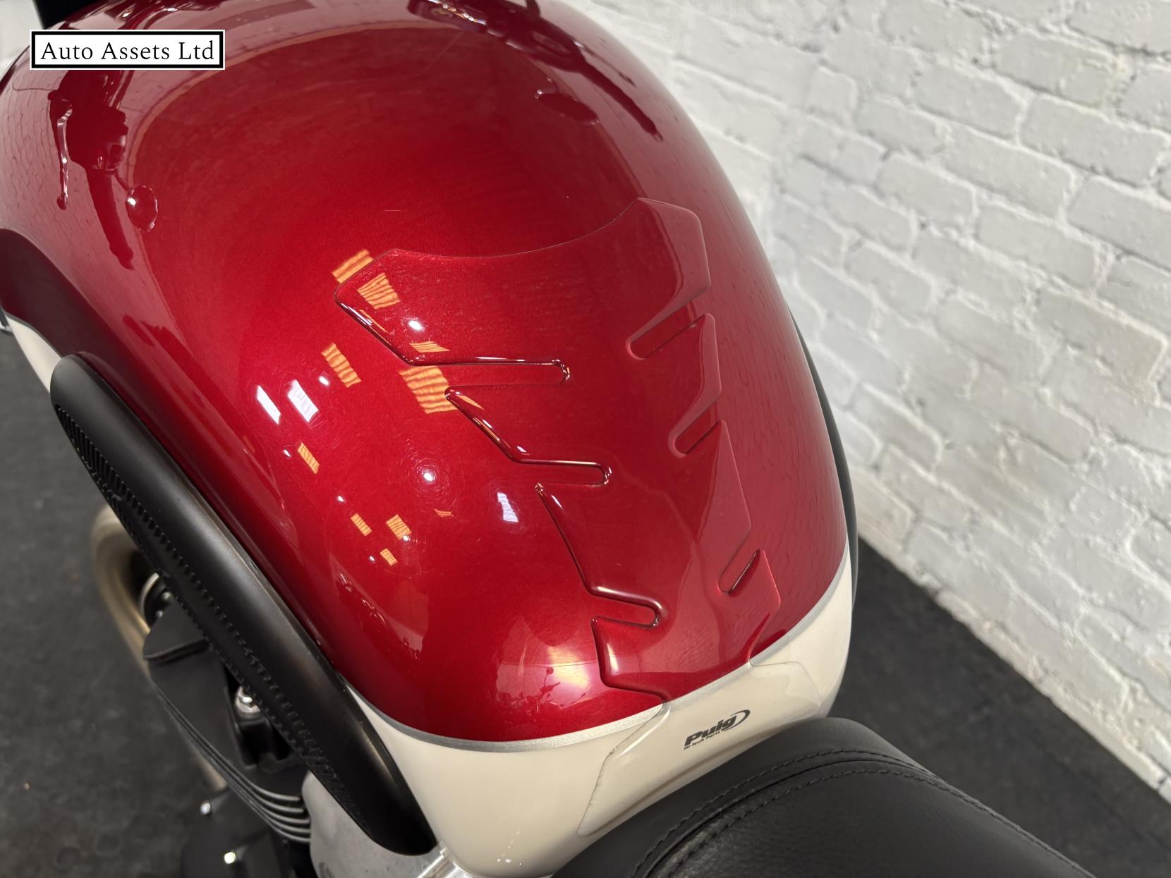 Triumph Bonneville T100 900 Roadster/Retro Petrol Manual Euro 5 (65 ps)