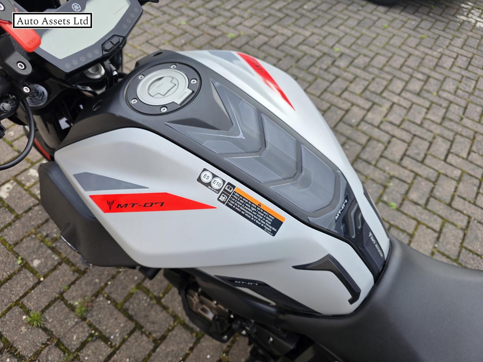 Yamaha MT-07 700 ABS Hyper-naked Petrol Manual Euro 4 (75 ps)