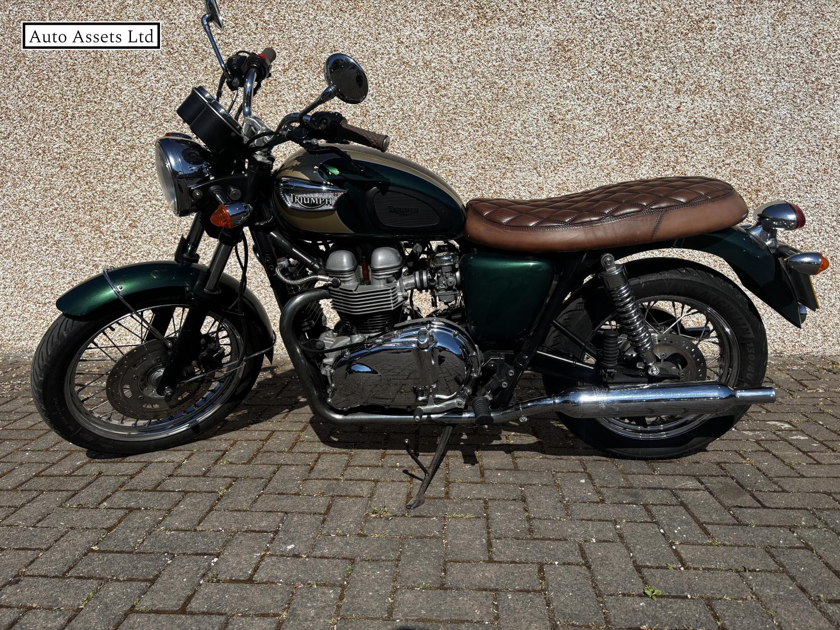 Triumph Bonneville T100 865 Roadster/Retro Petrol Manual