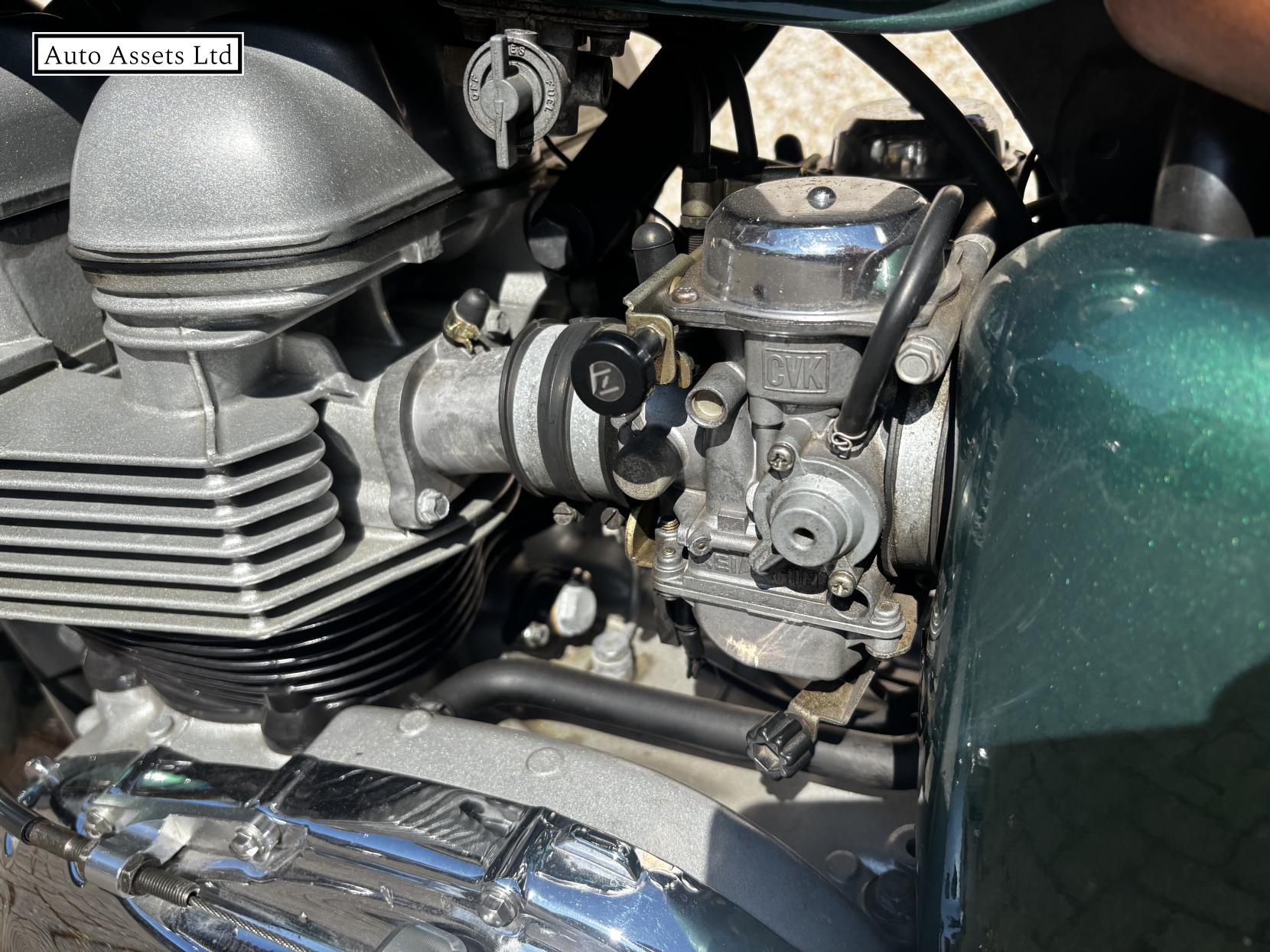 Triumph Bonneville T100 865 Roadster/Retro Petrol Manual