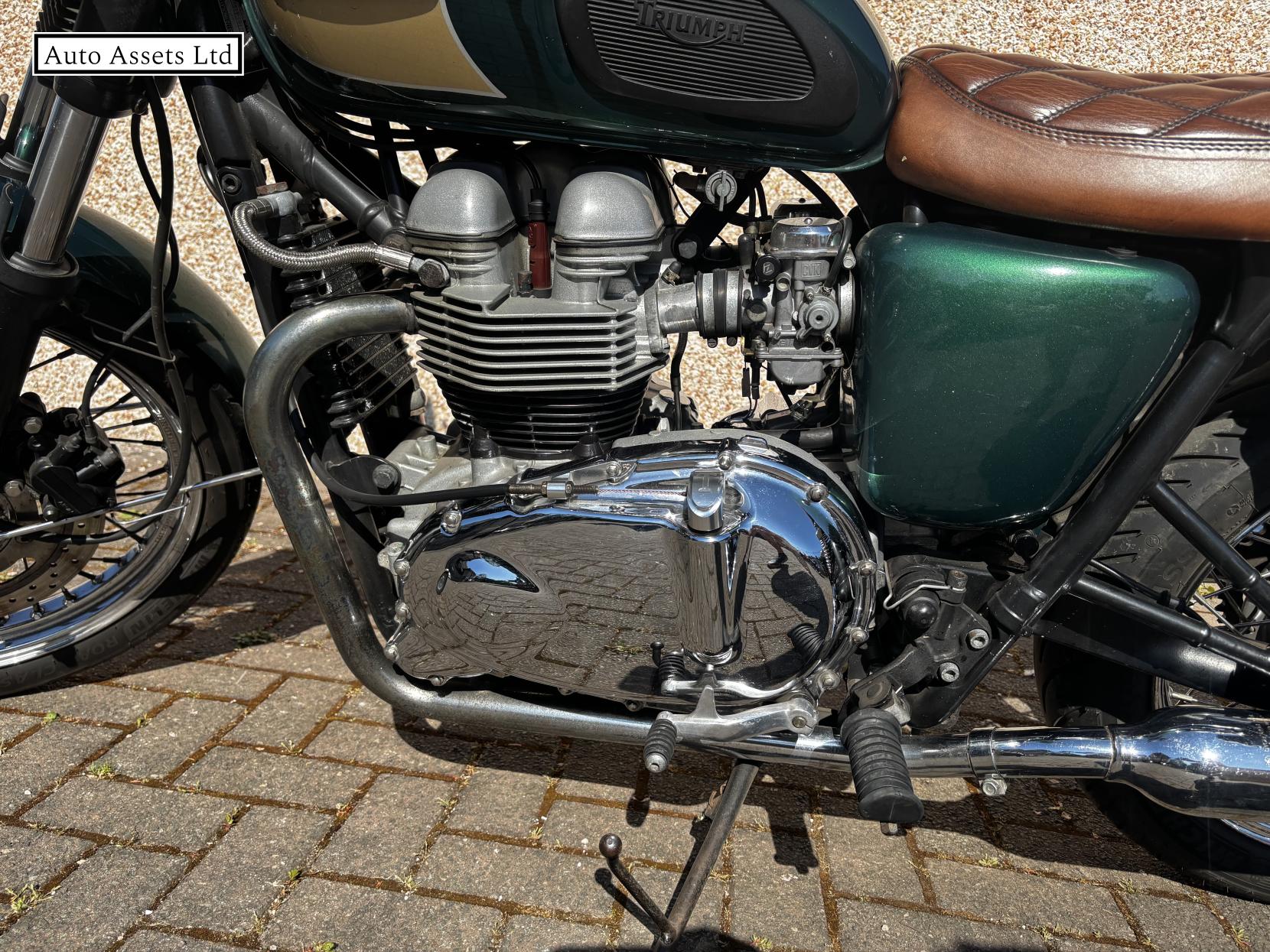 Triumph Bonneville T100 865 Roadster/Retro Petrol Manual