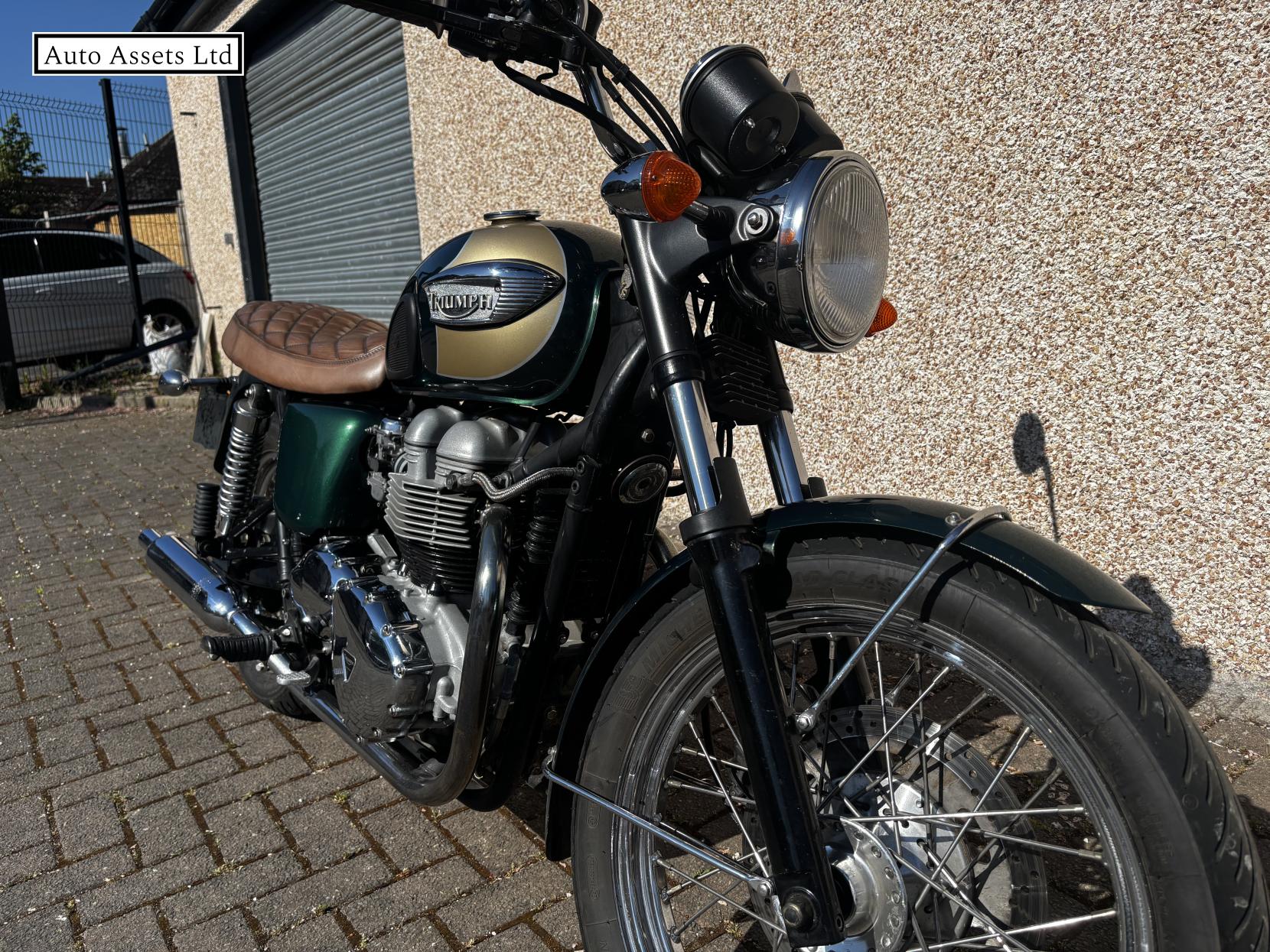 Triumph Bonneville T100 865 Roadster/Retro Petrol Manual
