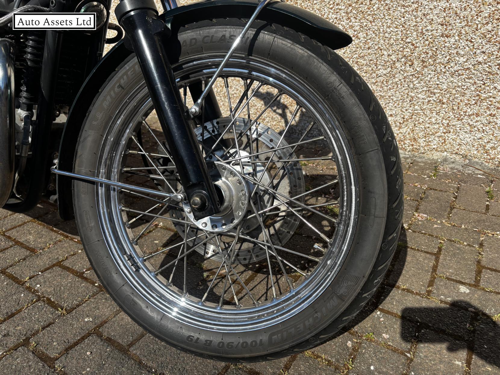 Triumph Bonneville T100 865 Roadster/Retro Petrol Manual