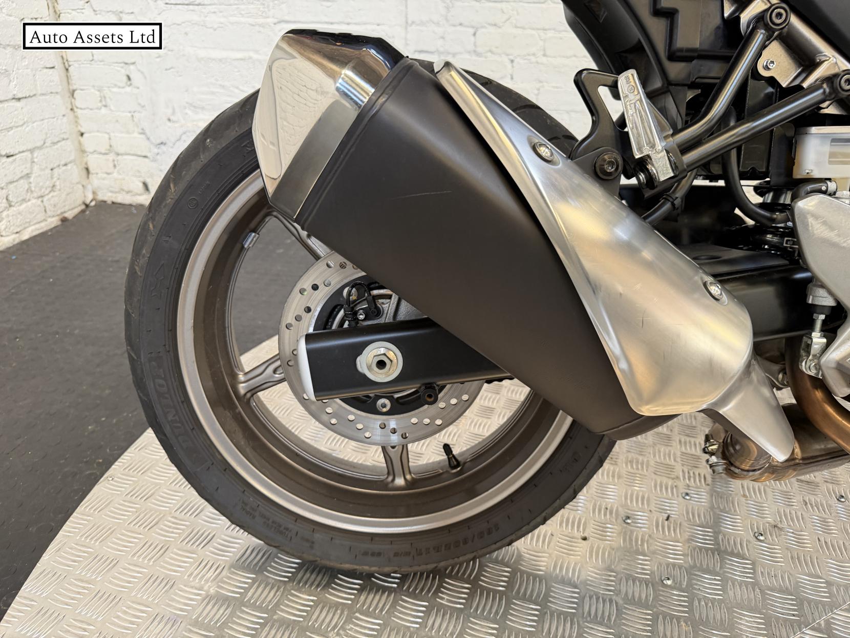 Suzuki SV650 650 Naked Petrol Manual Euro 5 (73 ps)