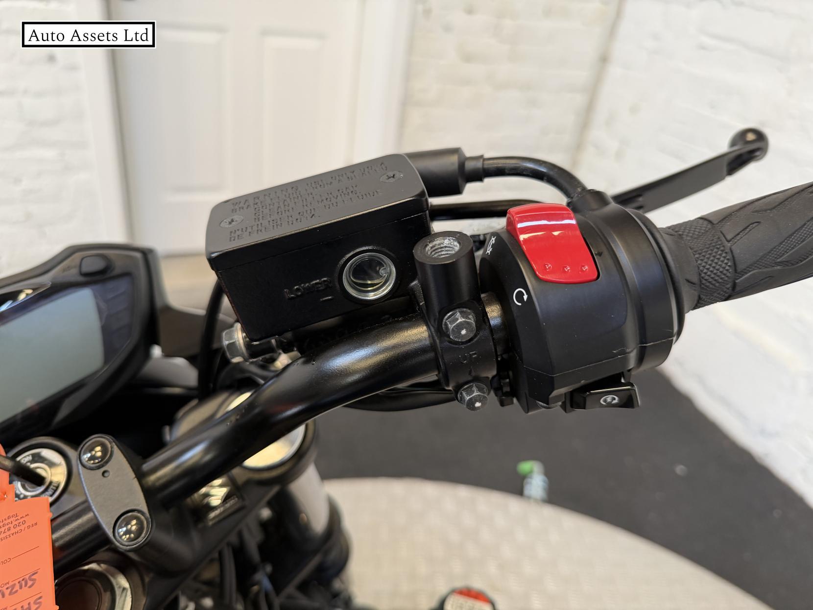 Suzuki SV650 650 Naked Petrol Manual Euro 5 (73 ps)