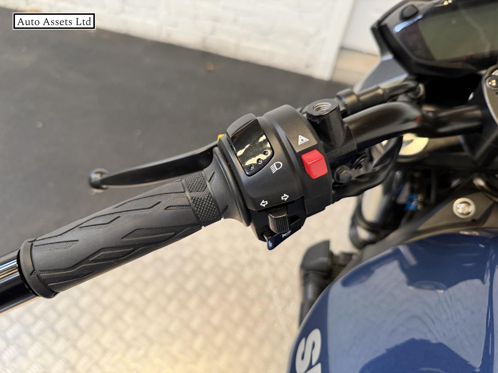 Suzuki SV650 650 Naked Petrol Manual Euro 5 (73 ps)