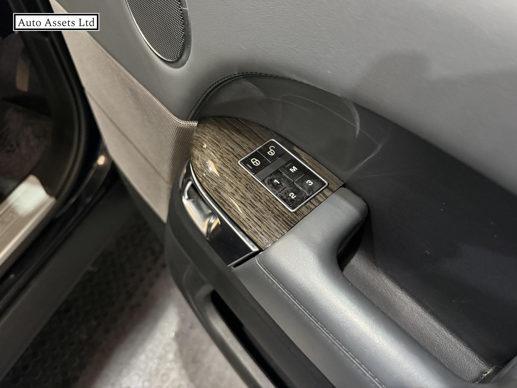 Land Rover Range Rover Sport 3.0 SD V6 HSE SUV 5dr Diesel Auto 4WD Euro 5 (s/s) (292 ps)