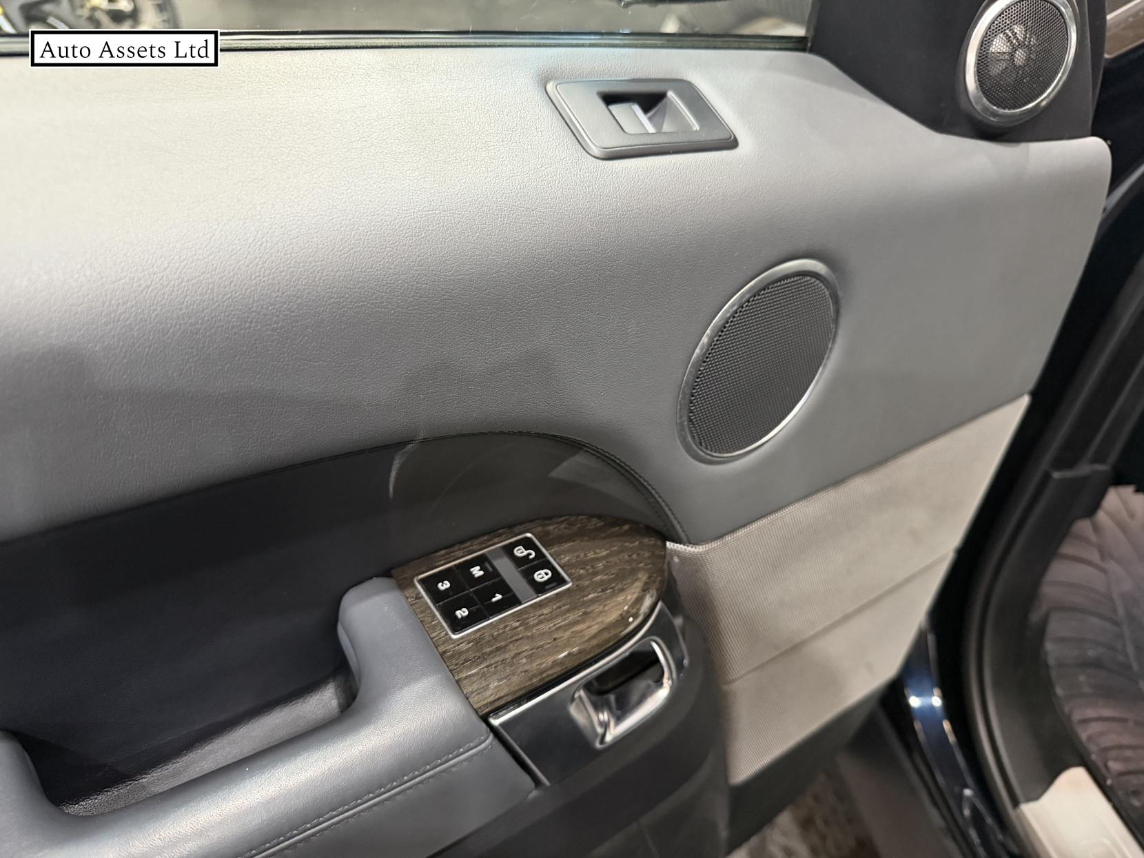 Land Rover Range Rover Sport 3.0 SD V6 HSE SUV 5dr Diesel Auto 4WD Euro 5 (s/s) (292 ps)