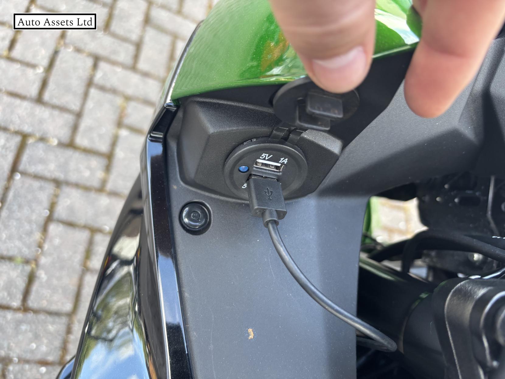Kawasaki Ninja 1000SX 1000 Sports Tourer Petrol Manual Euro 5 (142 ps)