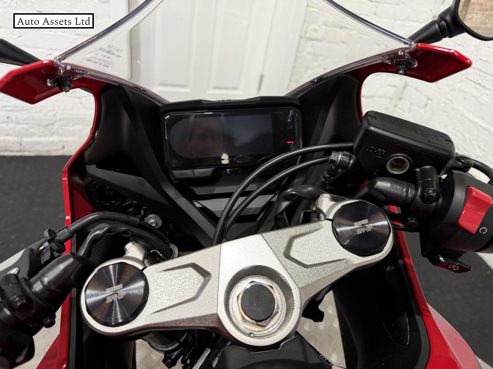 Honda CBR650R 650 Super Sports Petrol Manual Euro 5 (95 ps)