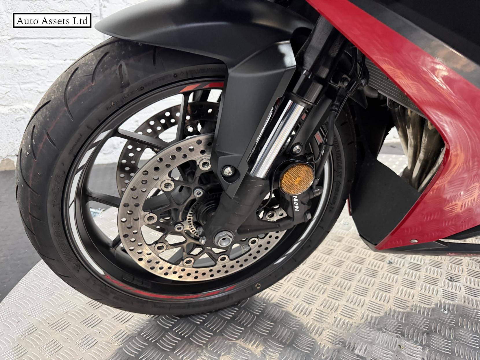 Honda CBR650R 650 Super Sports Petrol Manual Euro 5 (95 ps)