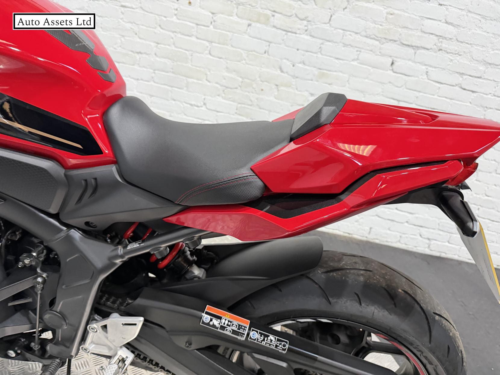 Honda CBR650R 650 Super Sports Petrol Manual Euro 5 (95 ps)