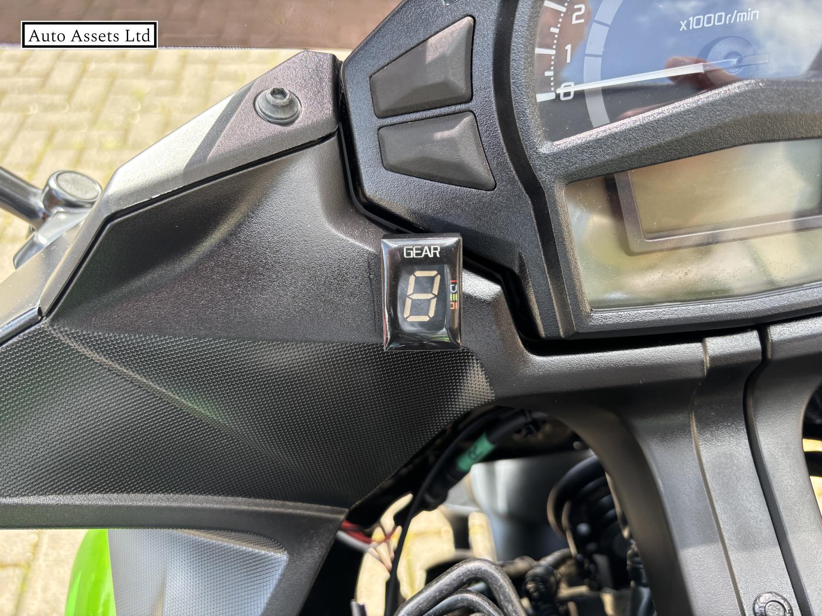 Kawasaki ER-6F 650 ABS Super Sports Petrol Manual (72 ps)