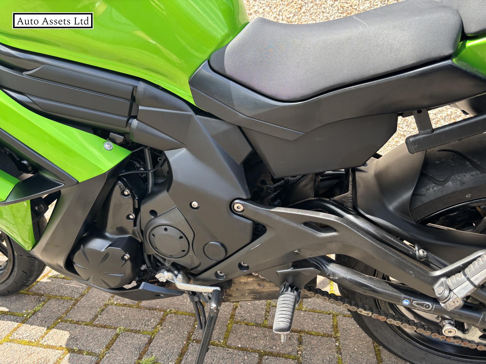 Kawasaki ER-6F 650 ABS Super Sports Petrol Manual (72 ps)