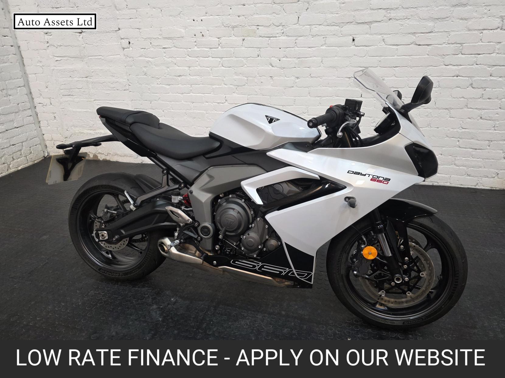 Triumph Daytona 660 660 Super Sports Petrol Manual X-ring Euro 5 (95 ps)