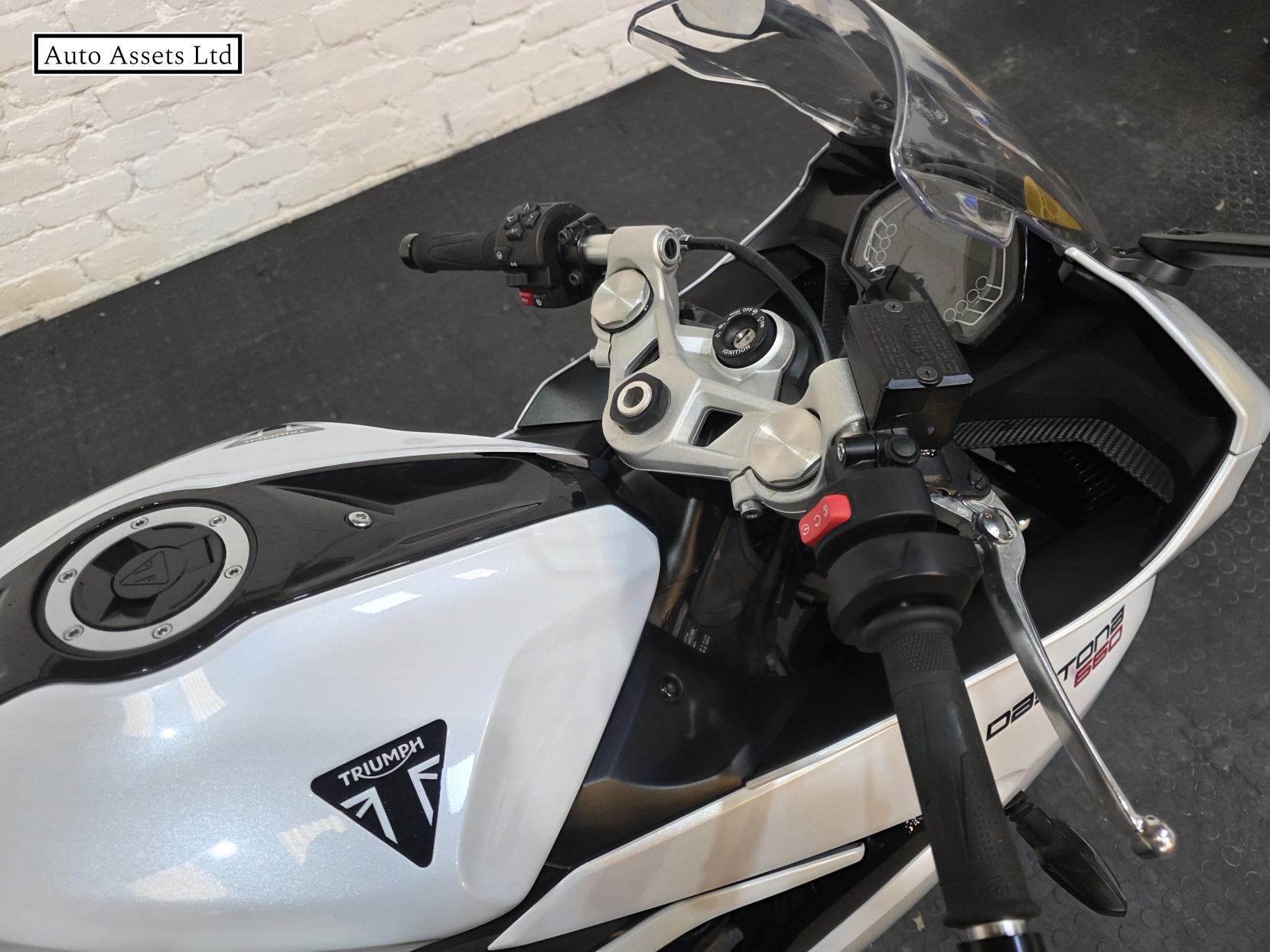Triumph Daytona 660 660 Super Sports Petrol Manual X-ring Euro 5 (95 ps)