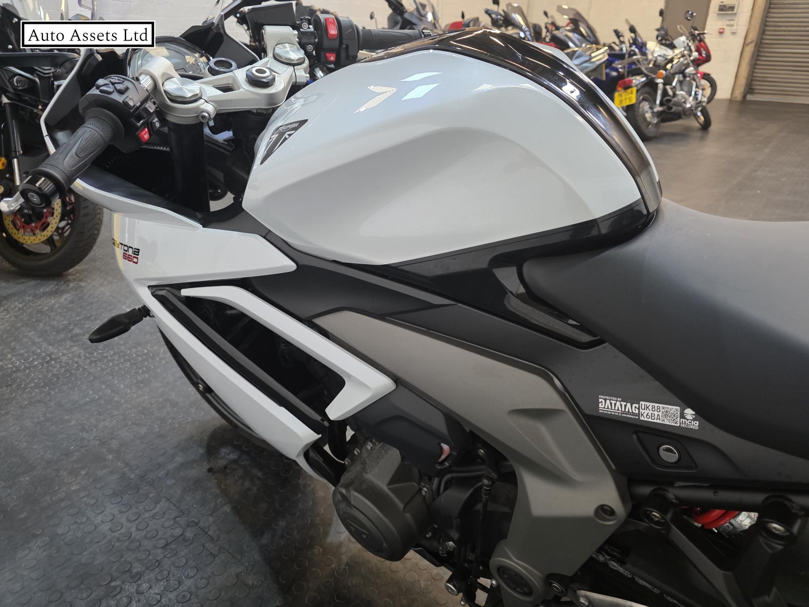 Triumph Daytona 660 660 Super Sports Petrol Manual X-ring Euro 5 (95 ps)