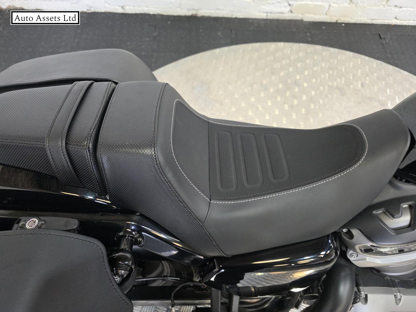 Harley-Davidson Sportster 975 RH975 Nightster Custom Cruiser Petrol Manual Euro 5 (89 ps)