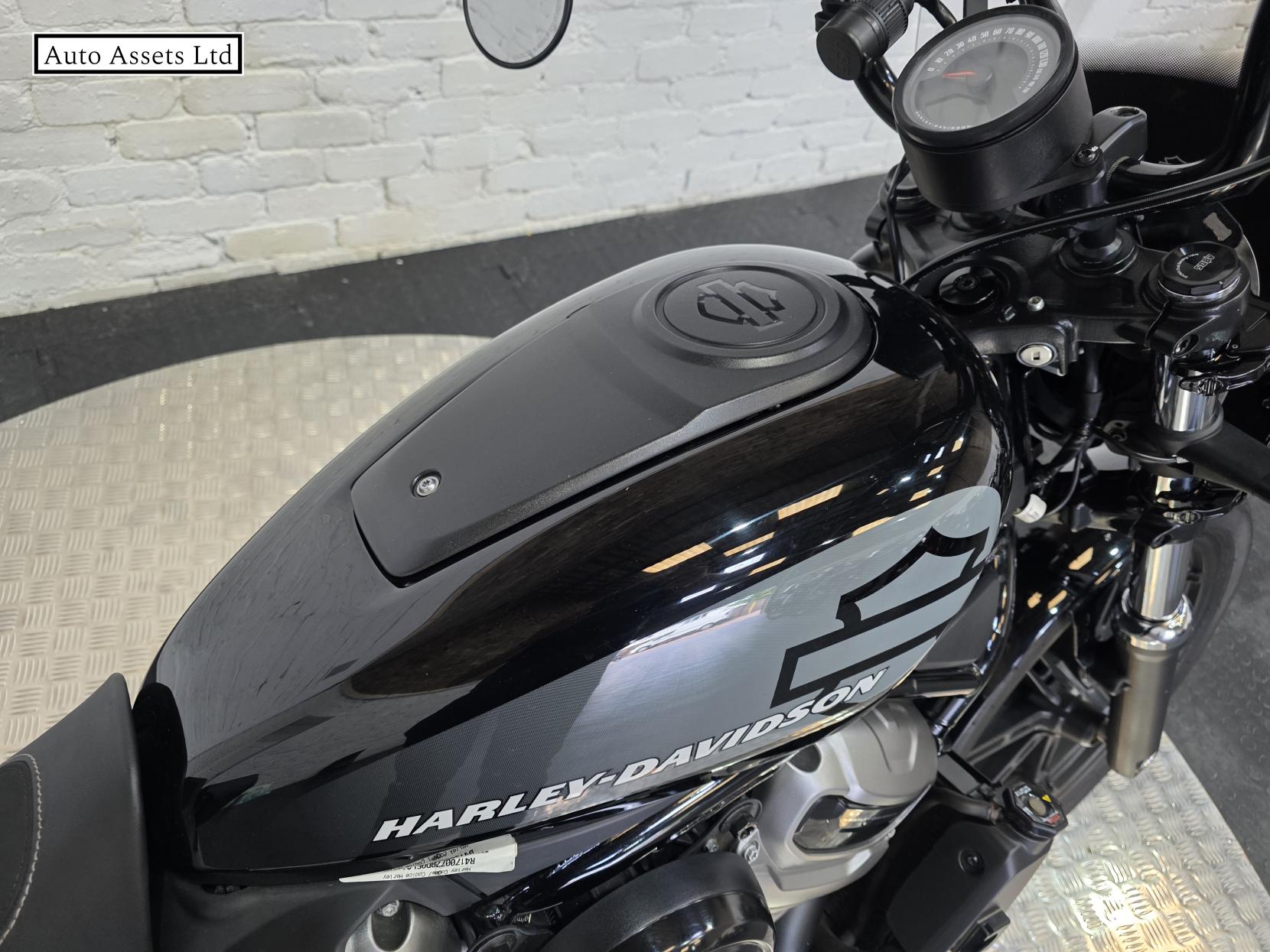 Harley-Davidson Sportster 975 RH975 Nightster Custom Cruiser Petrol Manual Euro 5 (89 ps)