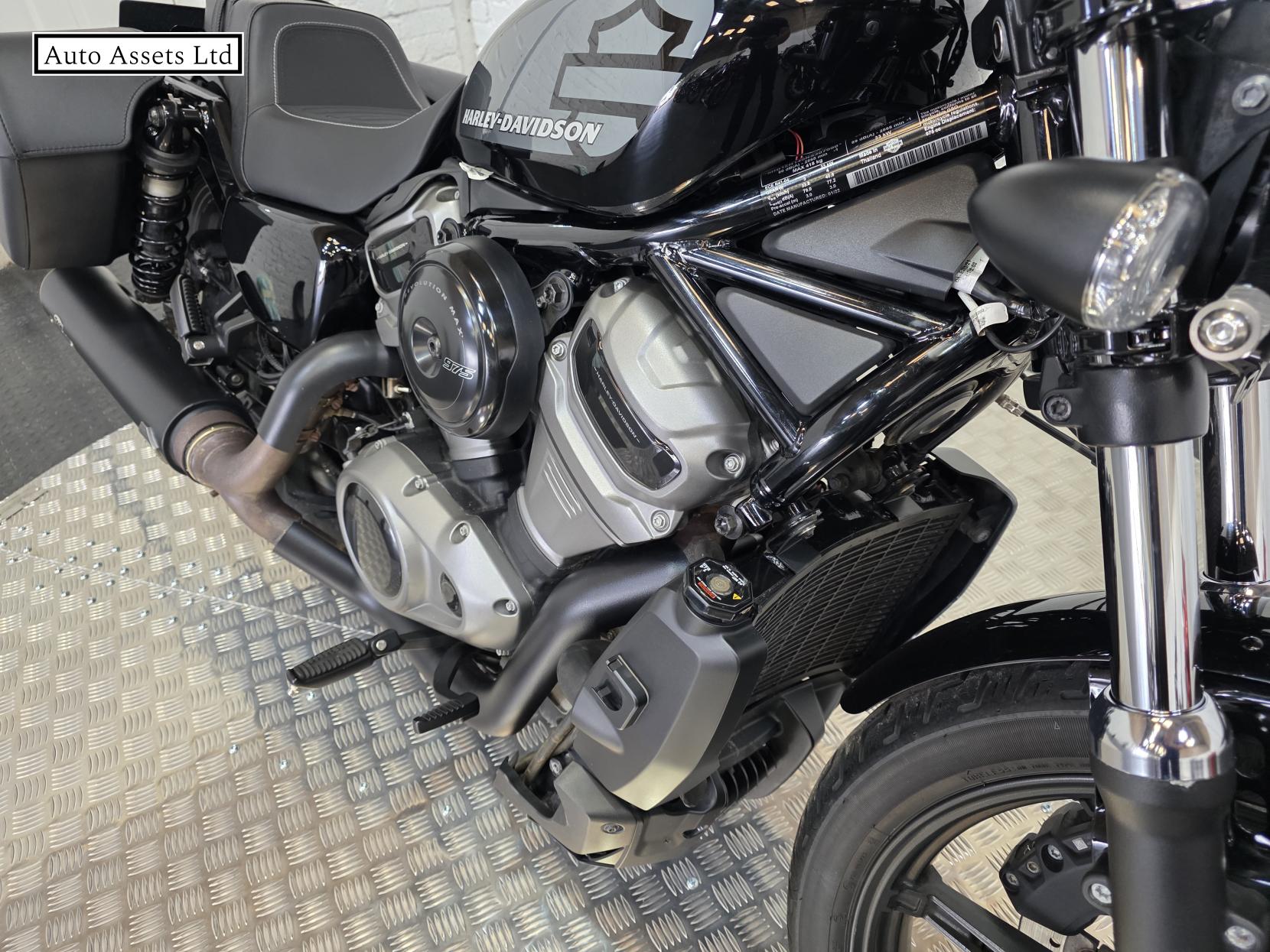 Harley-Davidson Sportster 975 RH975 Nightster Custom Cruiser Petrol Manual Euro 5 (89 ps)