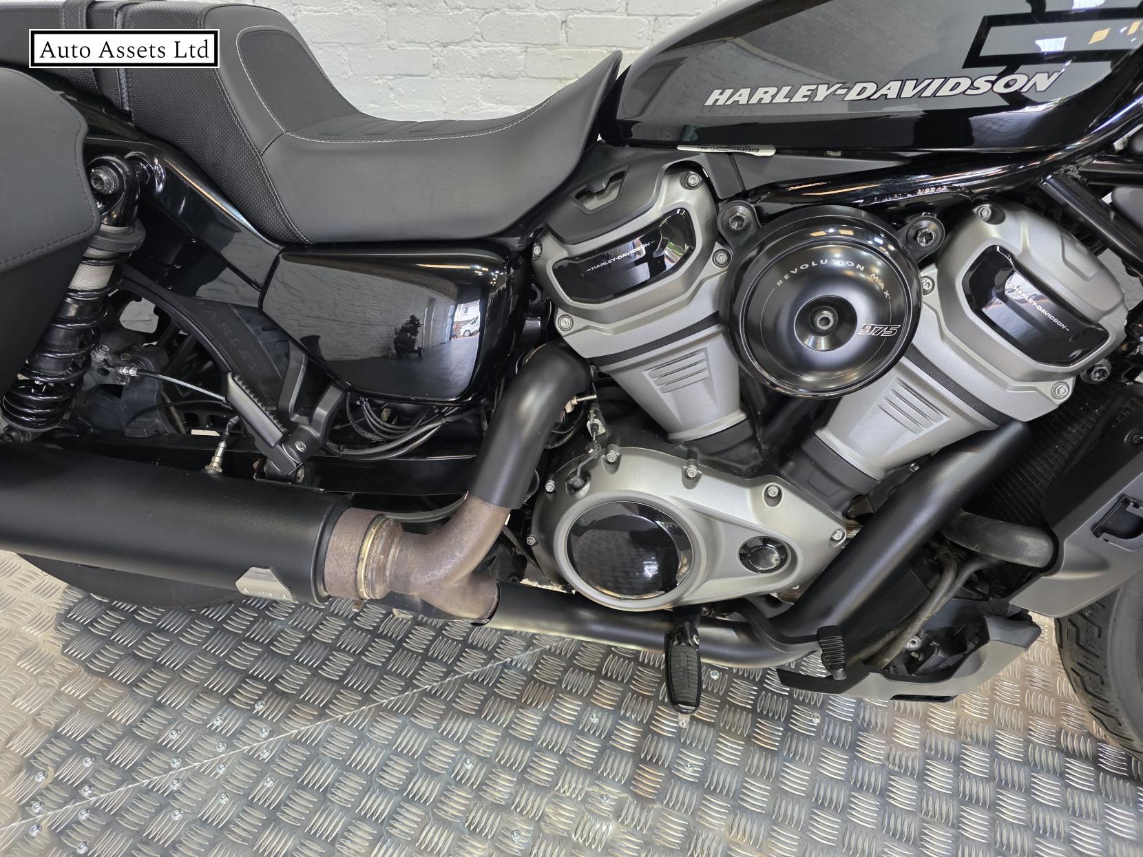 Harley-Davidson Sportster 975 RH975 Nightster Custom Cruiser Petrol Manual Euro 5 (89 ps)