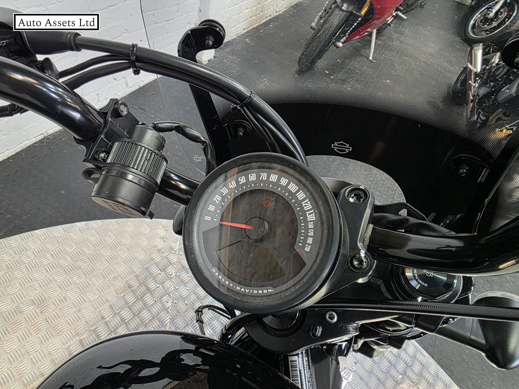 Harley-Davidson Sportster 975 RH975 Nightster Custom Cruiser Petrol Manual Euro 5 (89 ps)